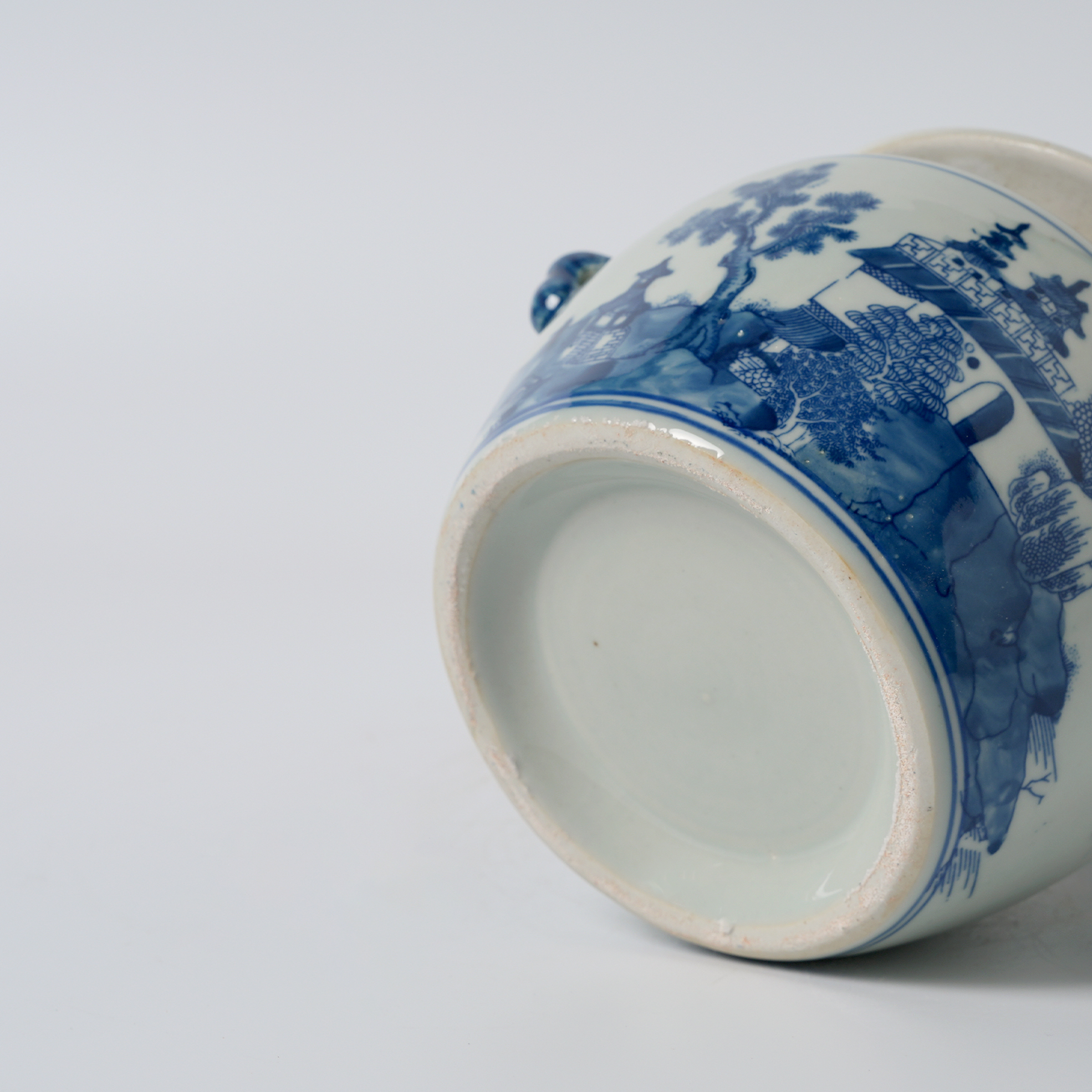 Antique blue and white floral pattern decorated ginger jar lid 69