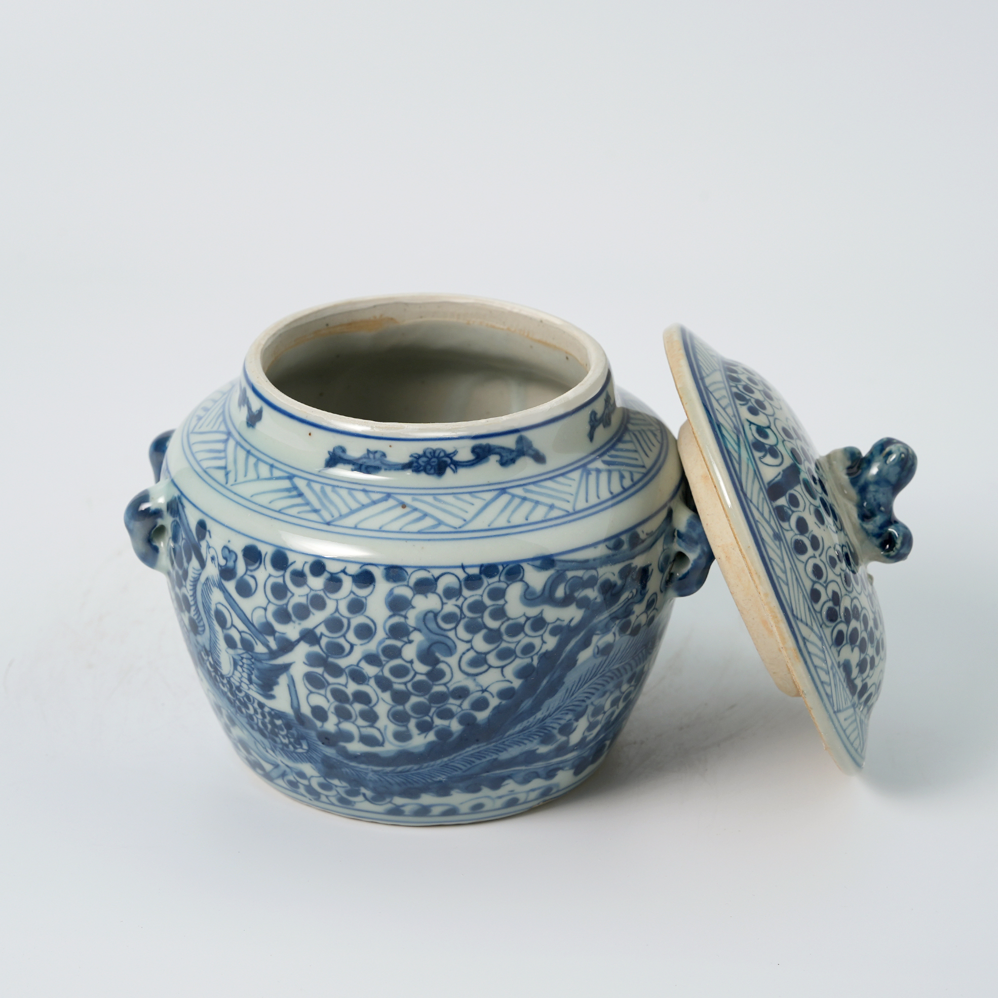 Antique blue and white floral pattern decorated ginger jar lid 71