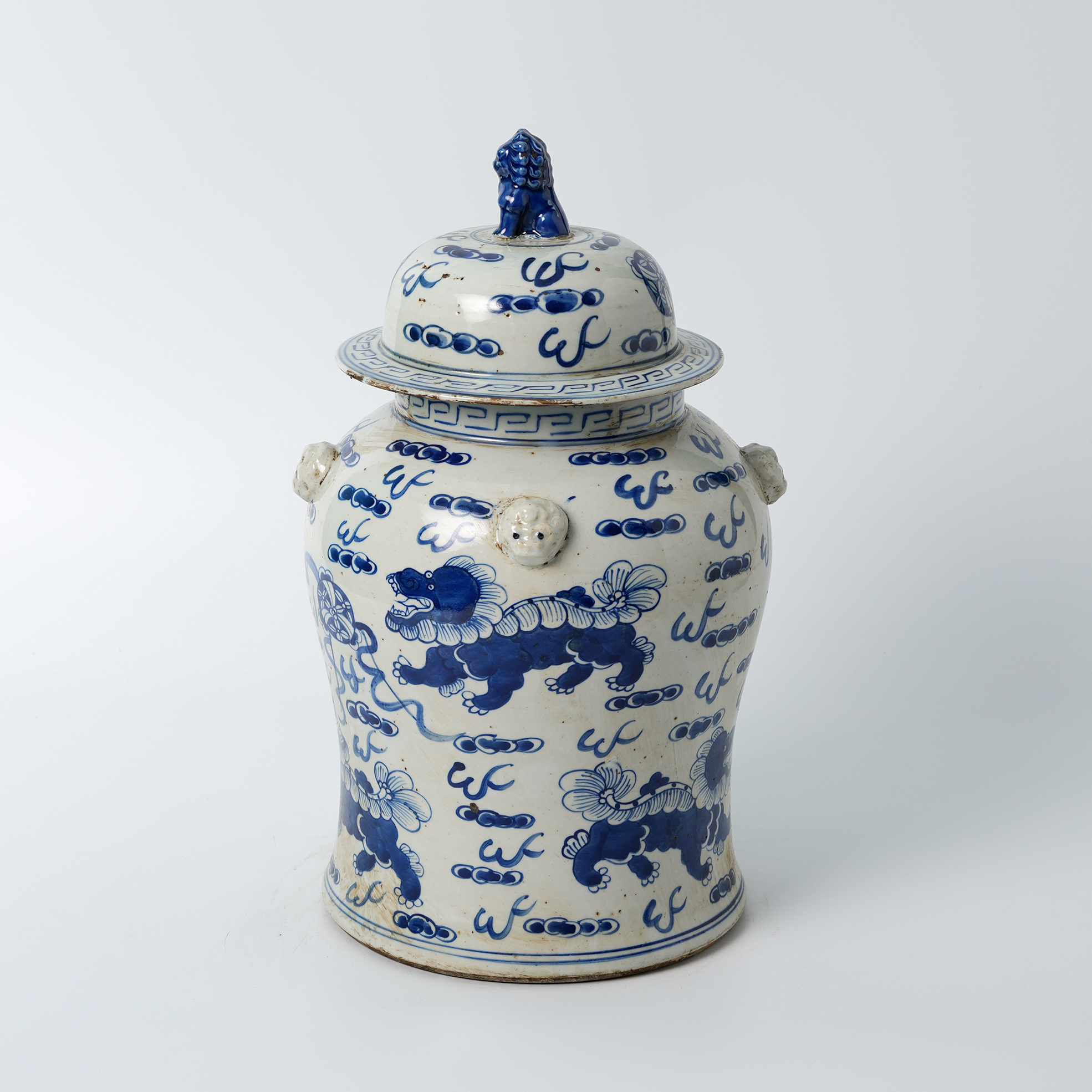 Antique blue and white porcelain lion head ceramic flower pot, hand-painted 62