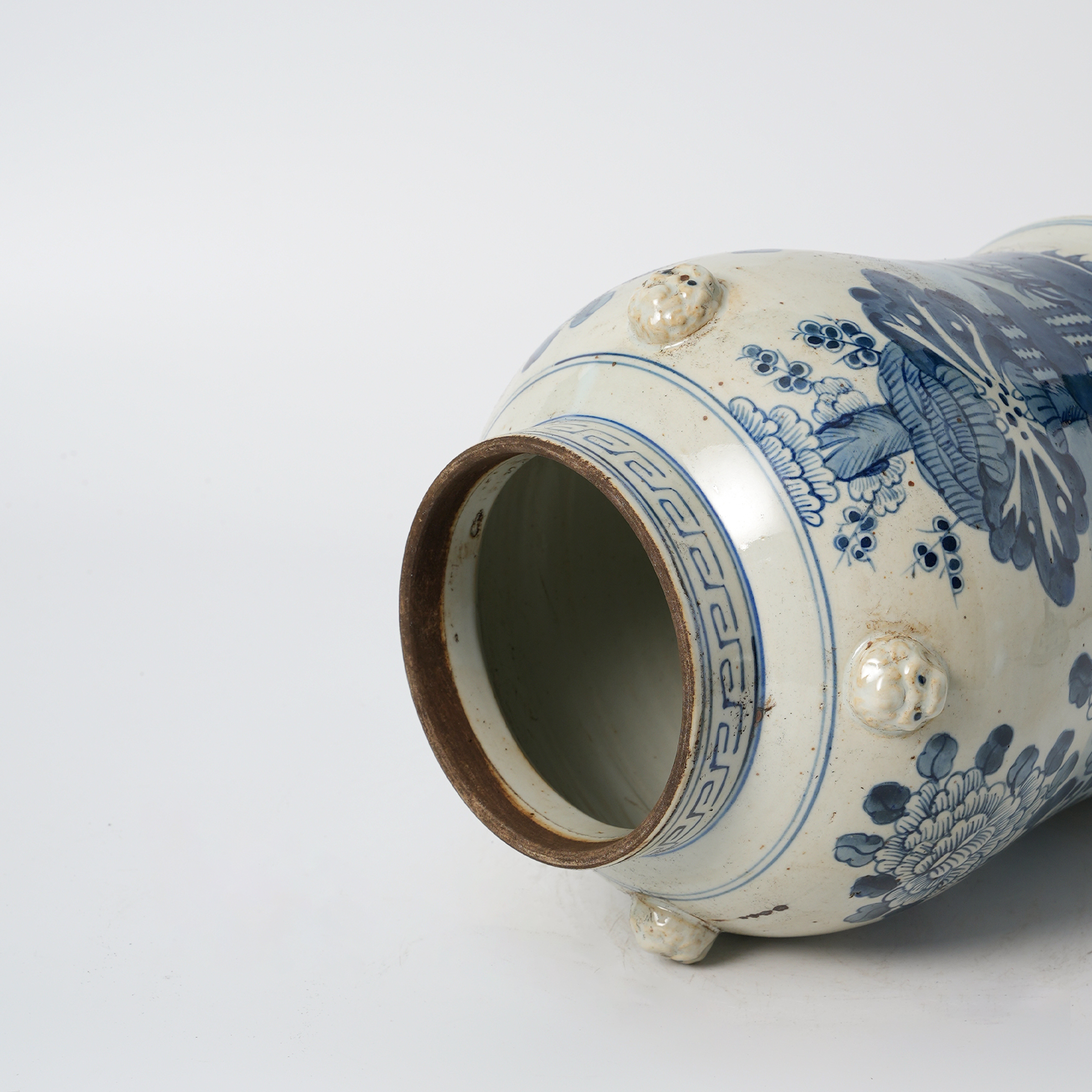 Antique blue and white porcelain lion head ceramic flower pot, hand-painted 64