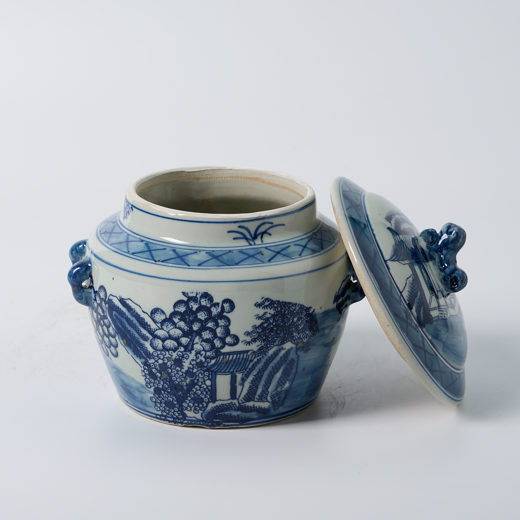 Antique blue and white floral pattern decorated ginger jar lid 67
