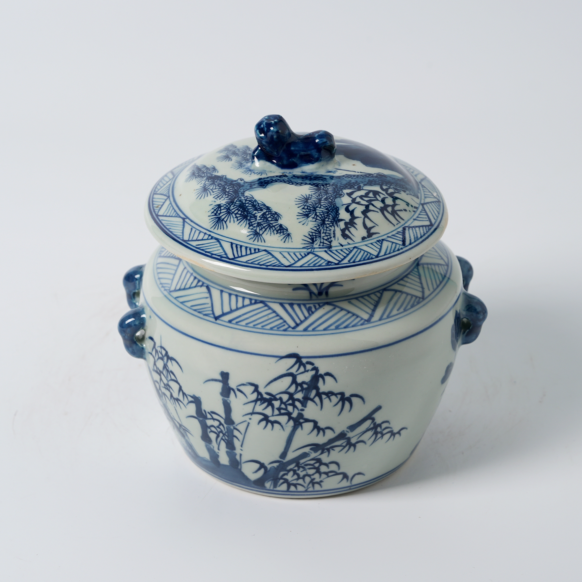 Antique blue and white floral pattern decorated ginger jar lid 68