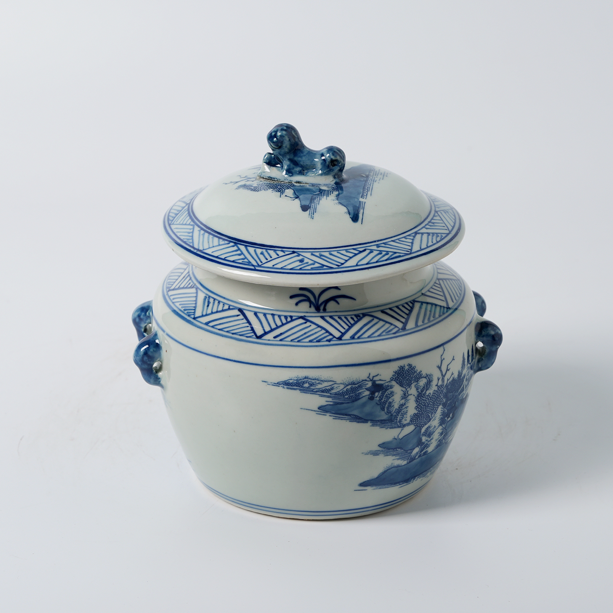 Antique blue and white floral pattern decorated ginger jar lid 69