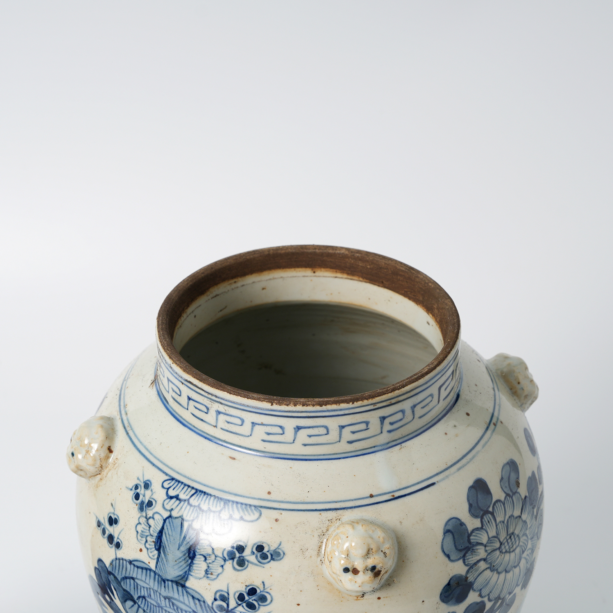 Antique blue and white porcelain lion head ceramic flower pot, hand-painted 64