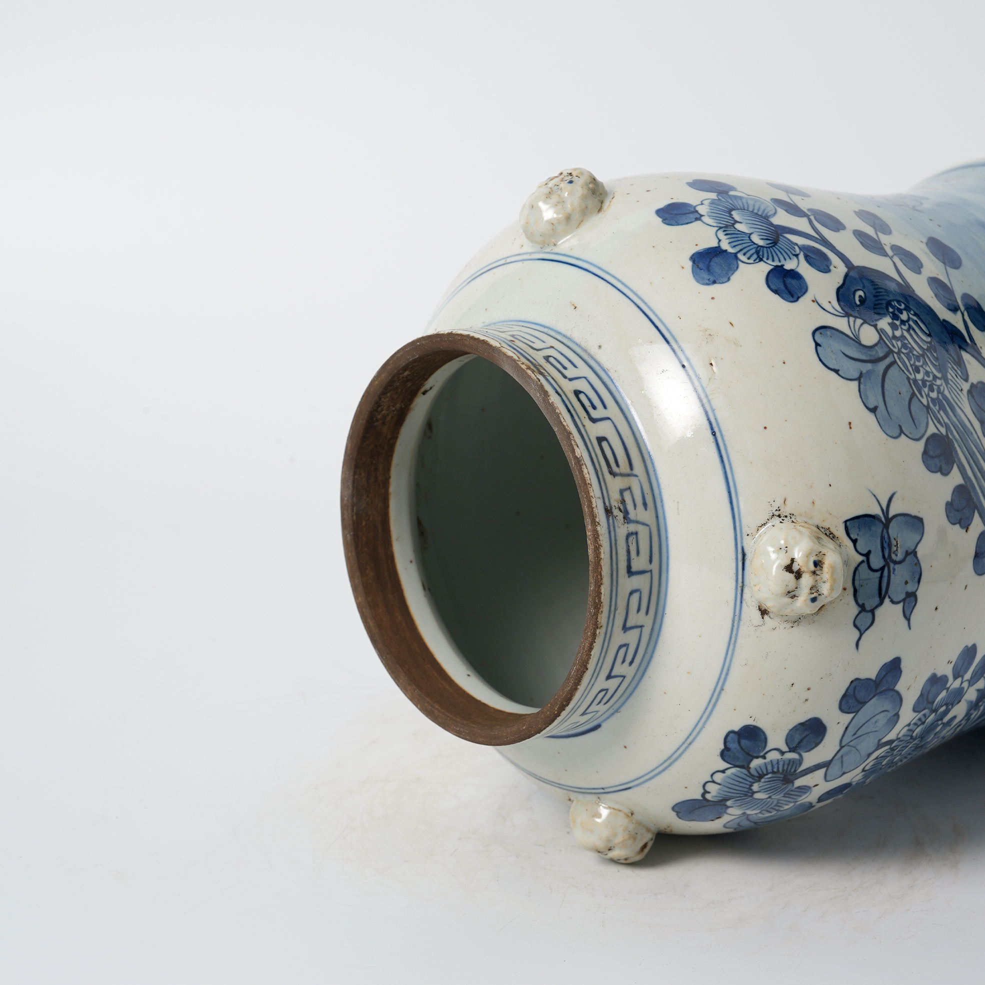 Antique blue and white porcelain lion head ceramic flower pot, hand-painted 60