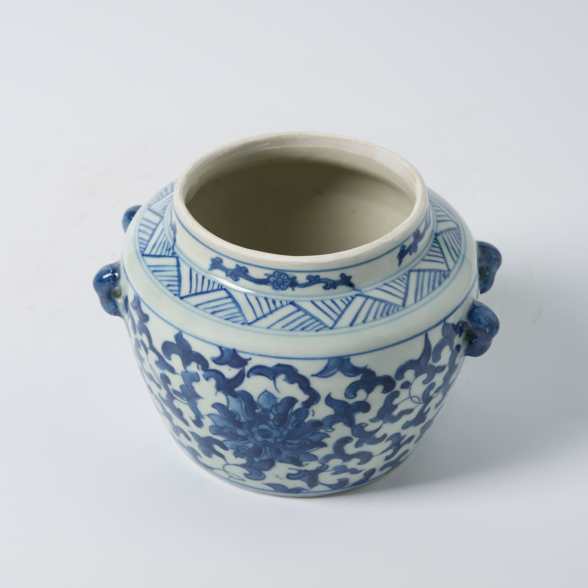 Antique blue and white floral pattern decorated ginger jar lid 70
