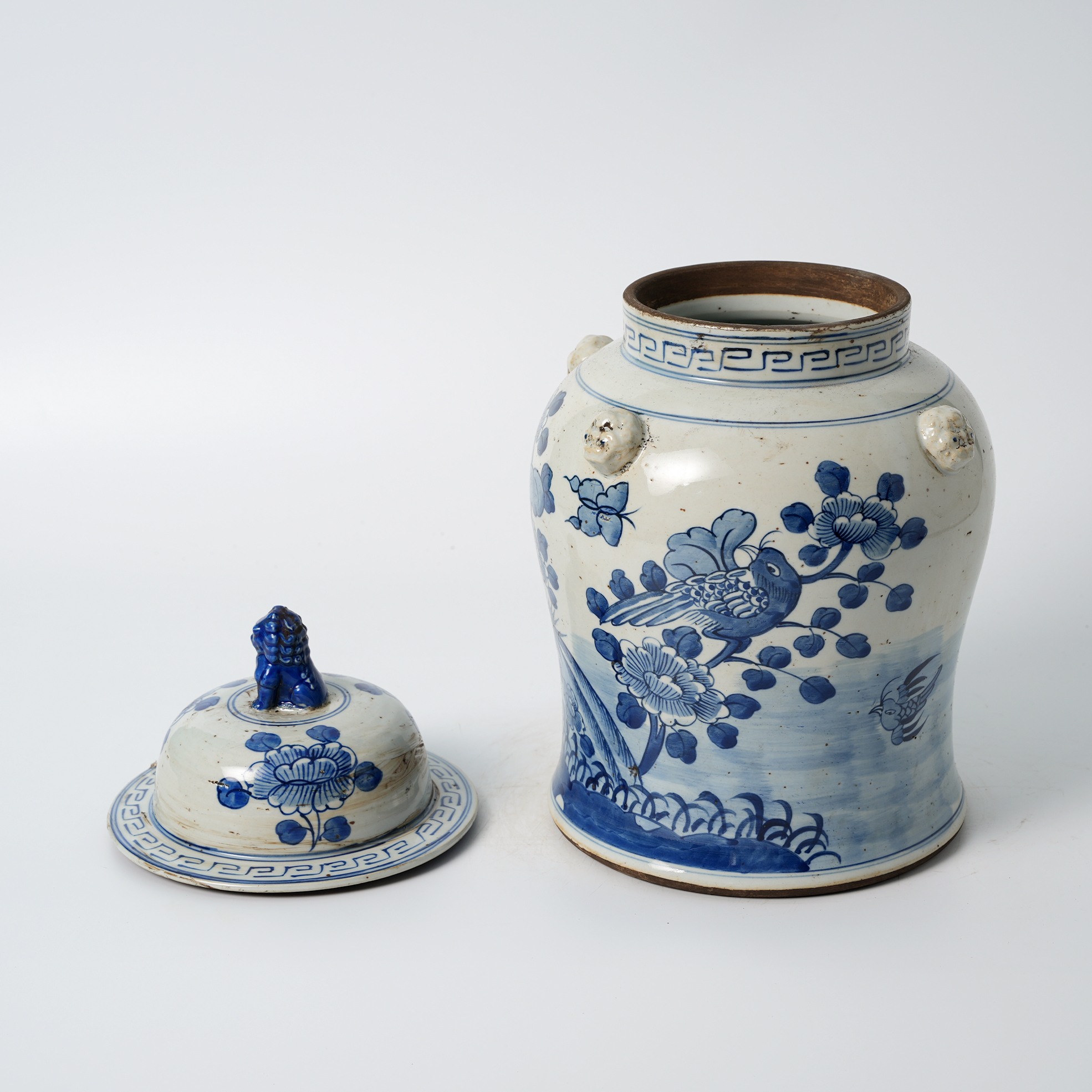 Antique blue and white porcelain lion head ceramic flower pot, hand-painted 60