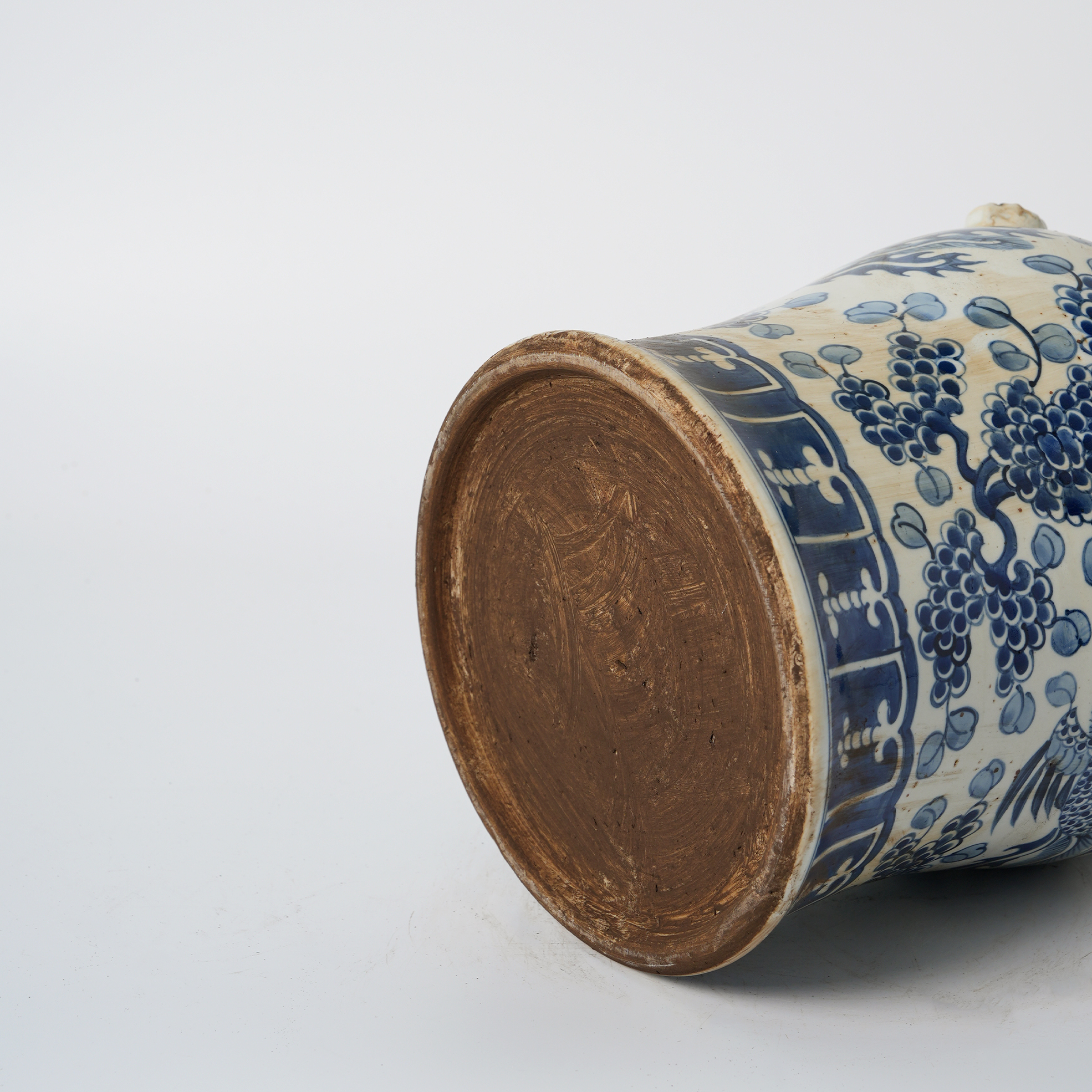 Antique blue and white porcelain lion head ceramic flower pot, hand-painted 61