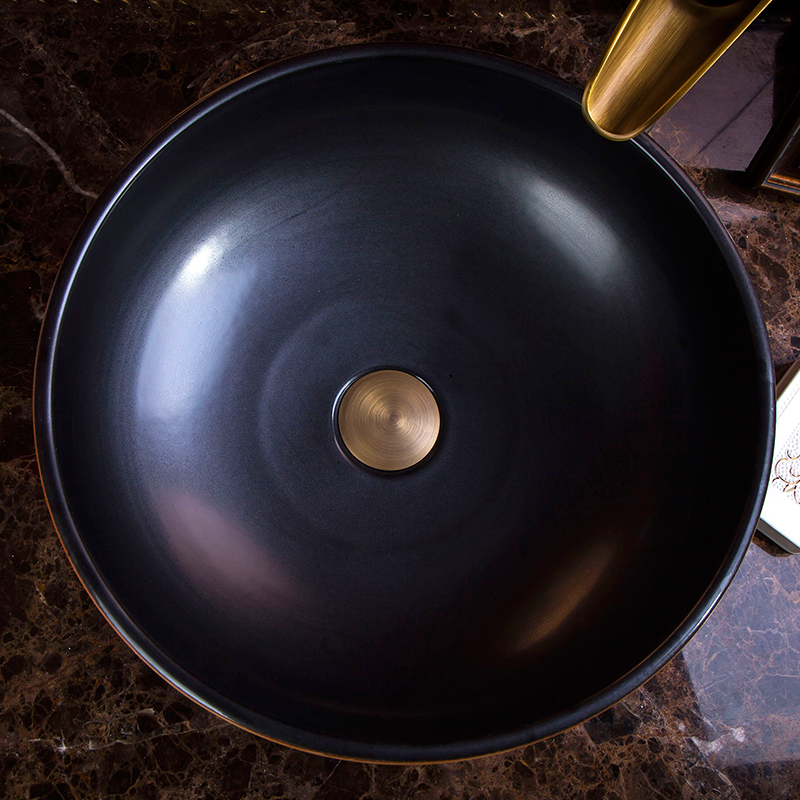 Washbasin with mixed patterns