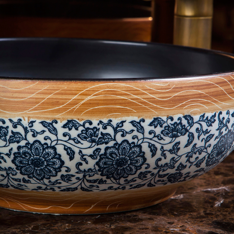 Washbasin with mixed patterns