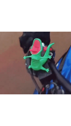 Funny green lizard motorcycle ornament