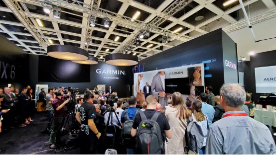 Garmin cameră auto la expoziție