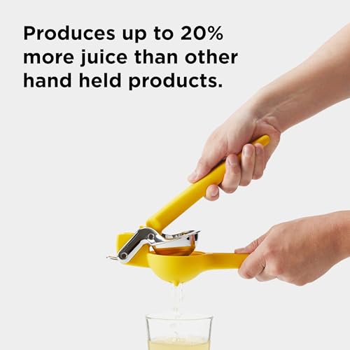 Chef'n FreshForce Lemon Squeezer Citrus Juicer, Manual Hand Press with Dual-Gear Power for Maximum Juice Extraction, Durable, Yellow