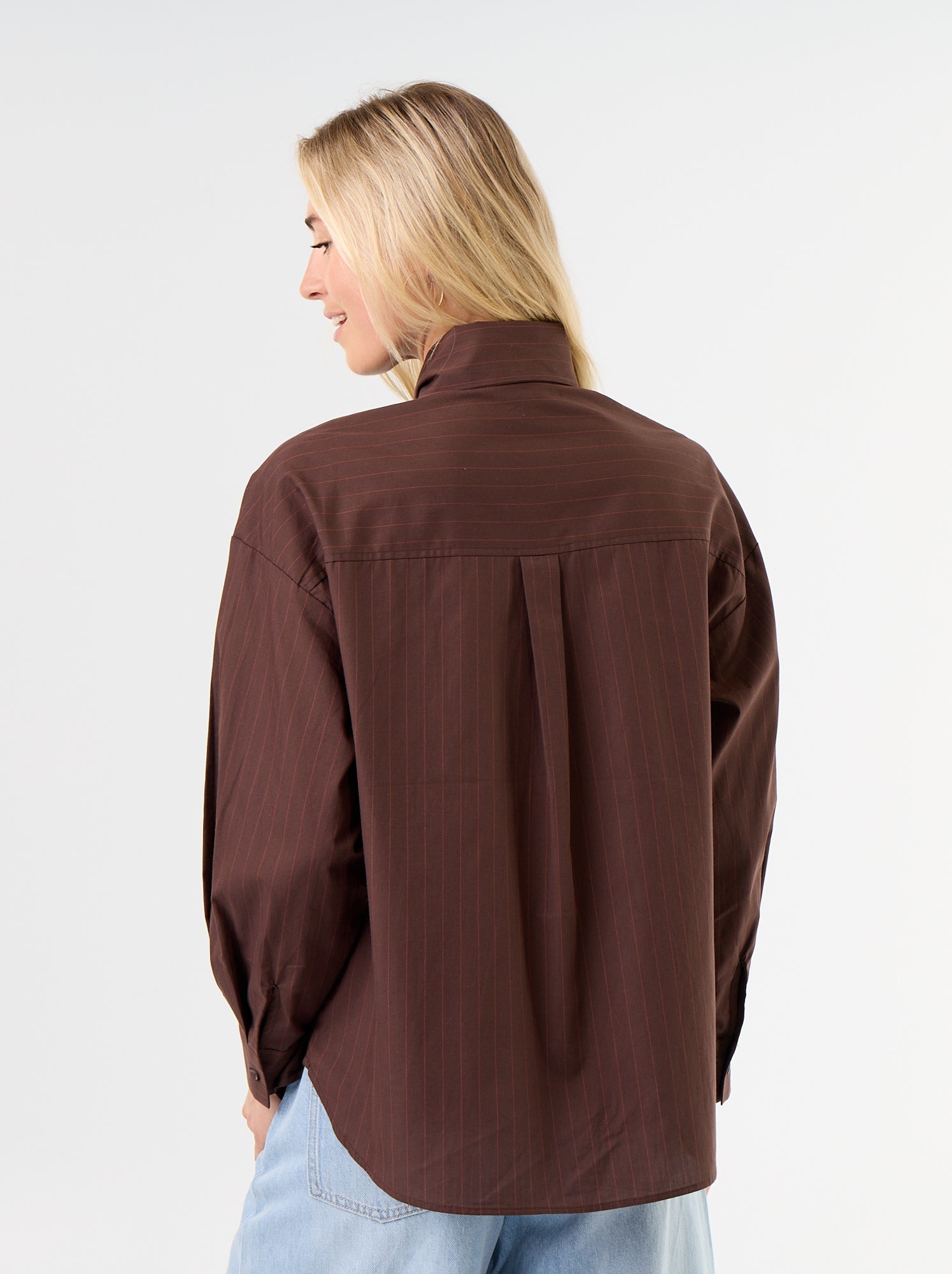 Chemise ample à manches longues et col lavallière - Marron (GHM63_7)