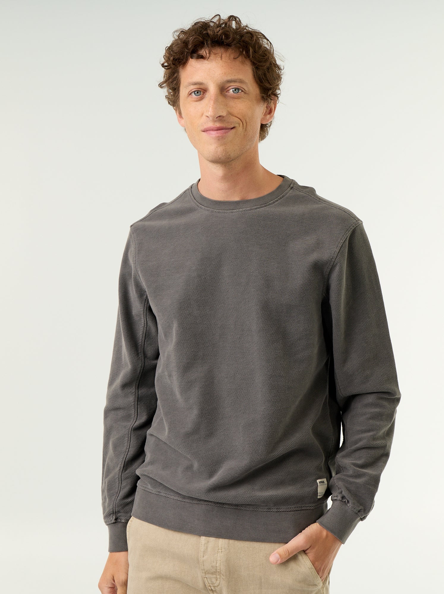 Pull en maille fine jauge côtelée - Gris