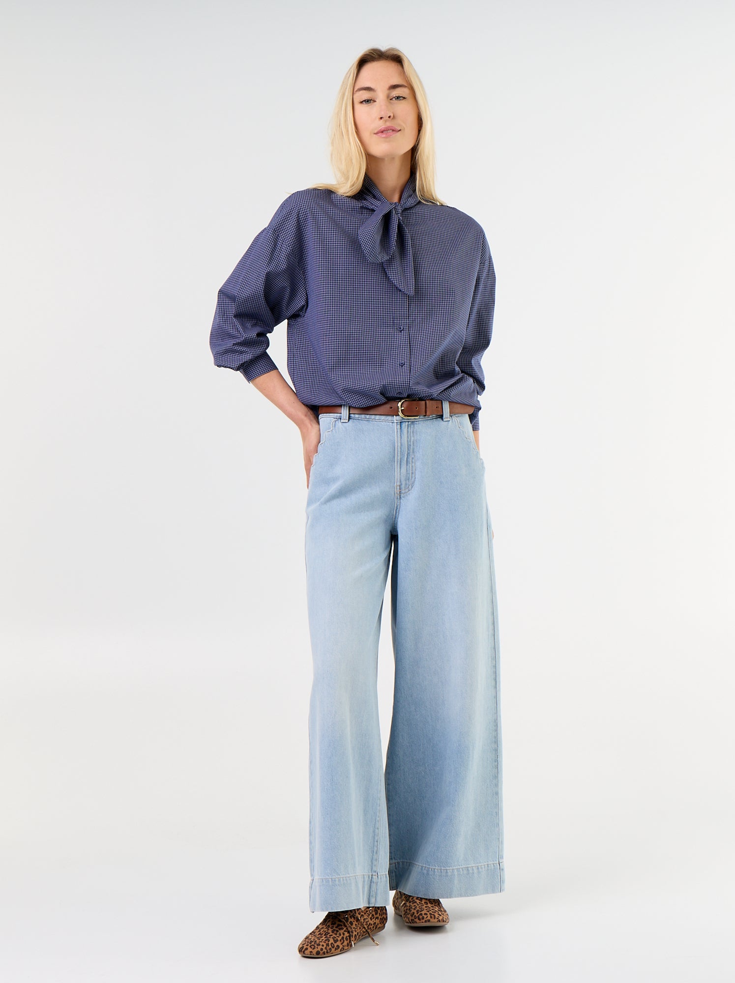 Chemise ample à manches longues et col lavallière - Bleu