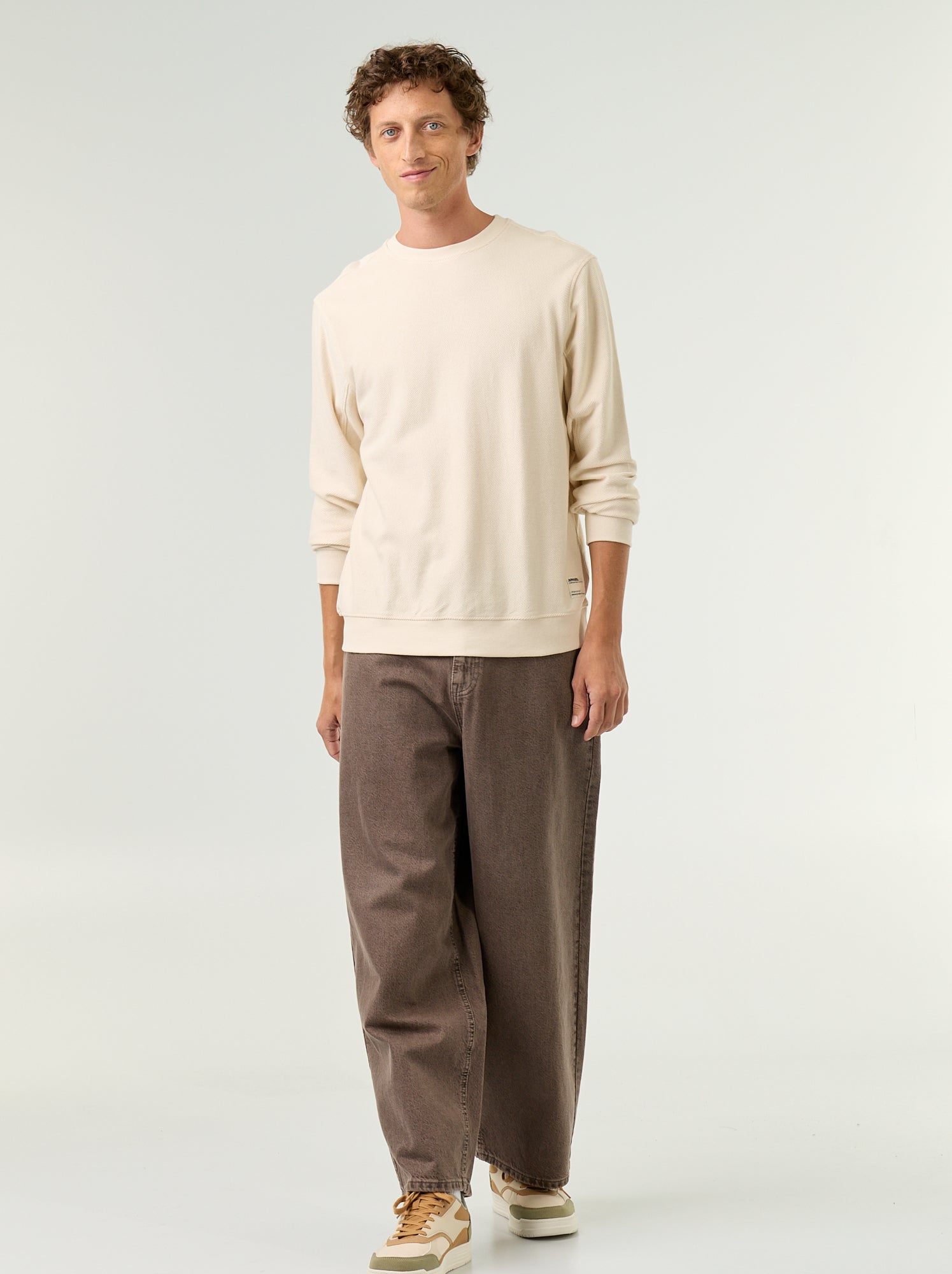 Pull en maille fine jauge côtelée - Blanc