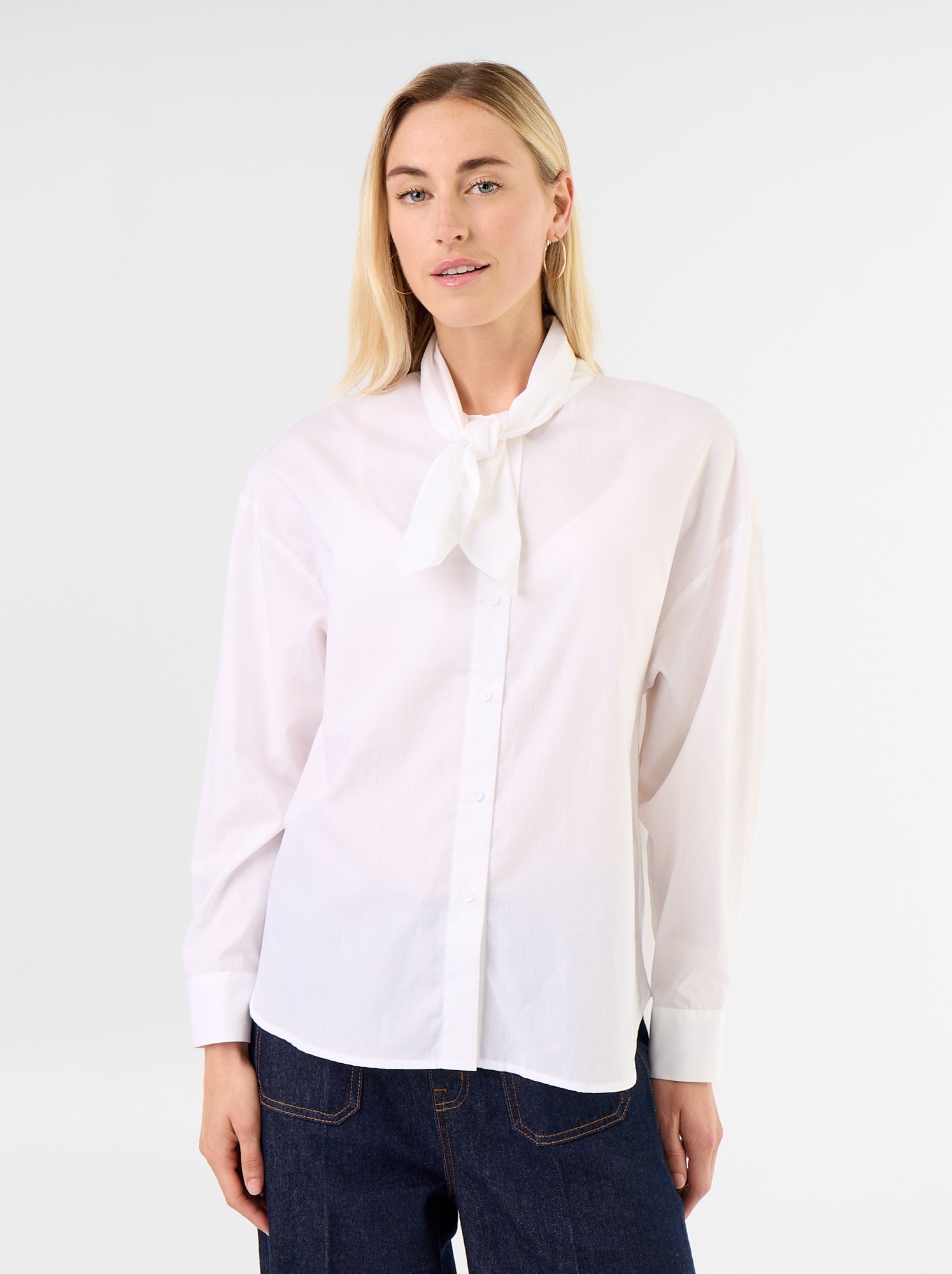 Chemise ample à manches longues et col lavallière - Blanc