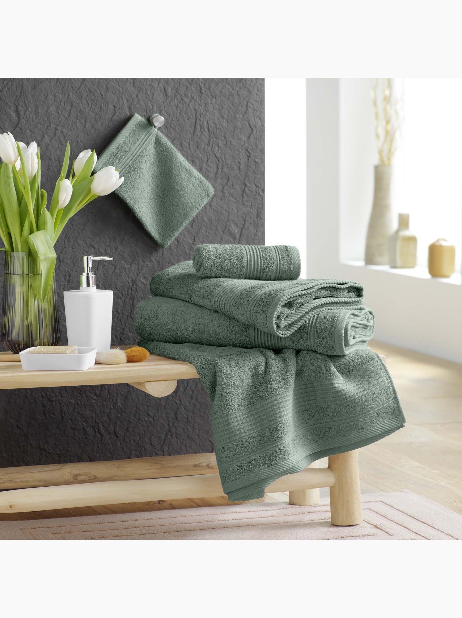 Serviette de toilette en coton tendresse - Vert cèdre