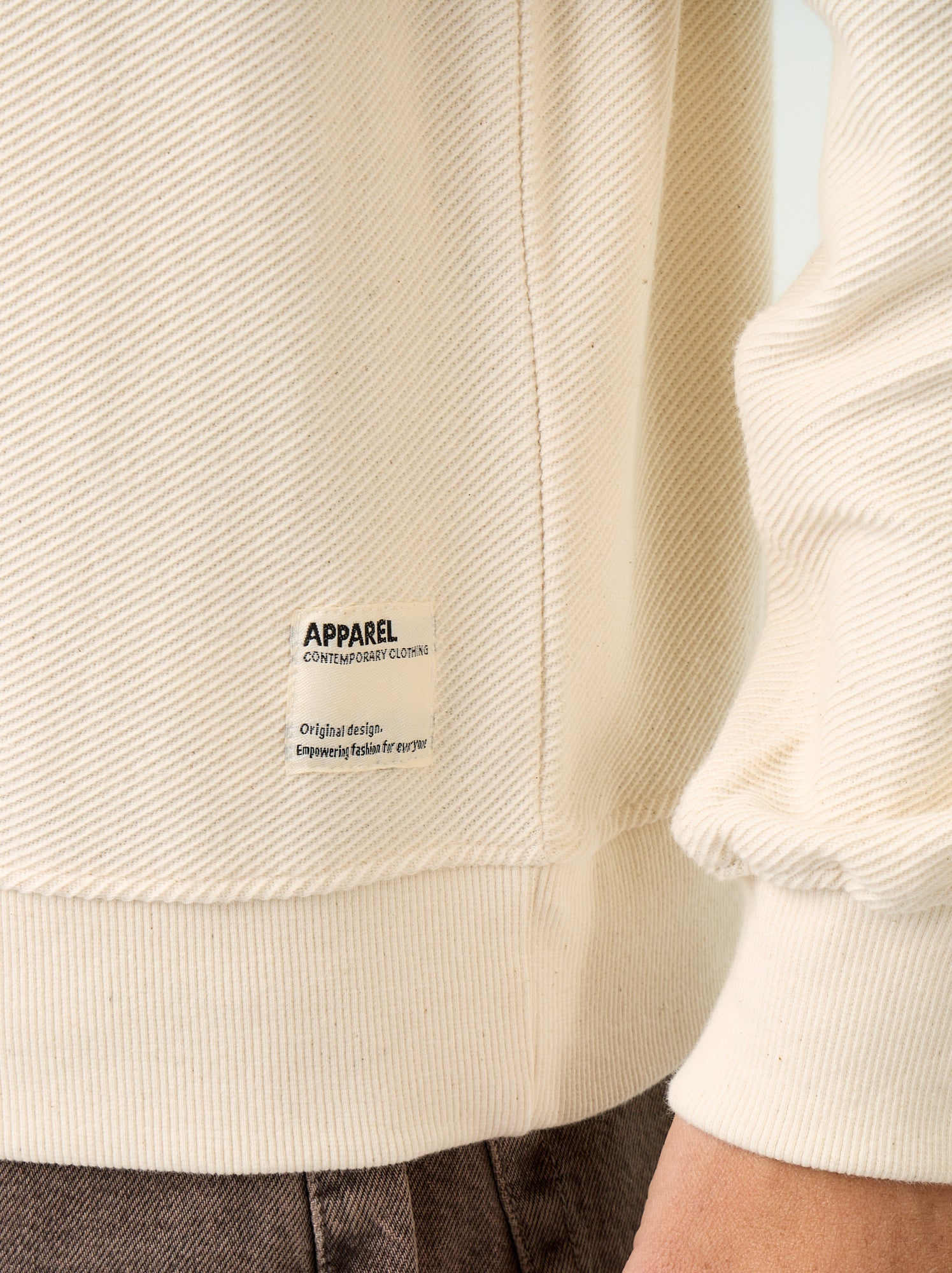 Pull en maille fine jauge côtelée - Blanc