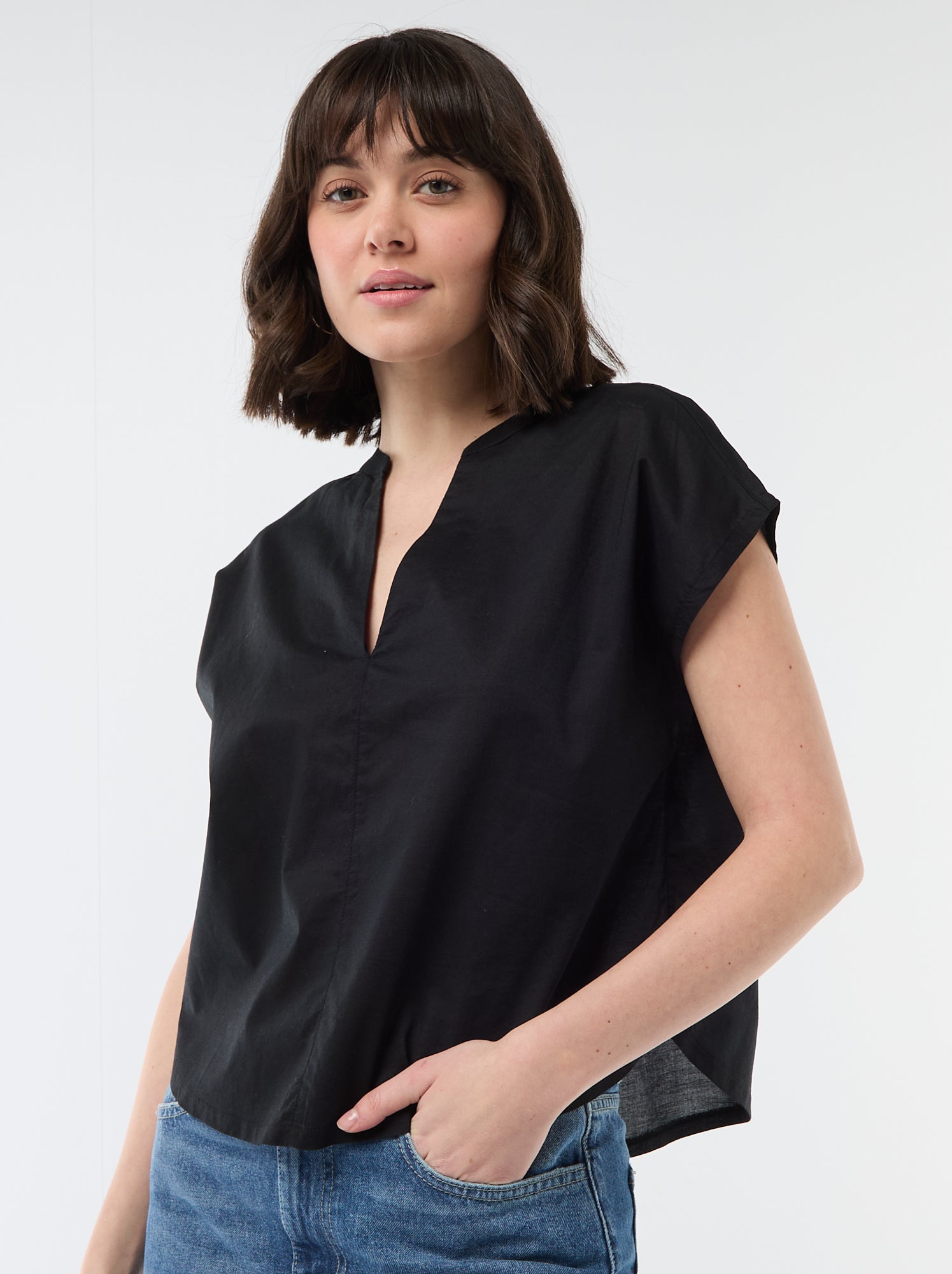 Blouse à manches courtes et col V - Noir