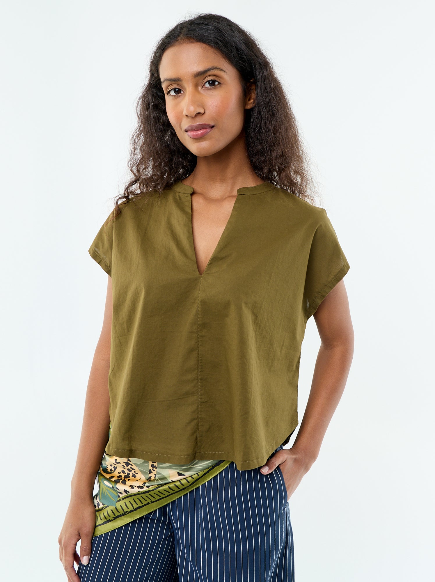 Blouse à manches courtes et col V - Vert (FEM64_7)