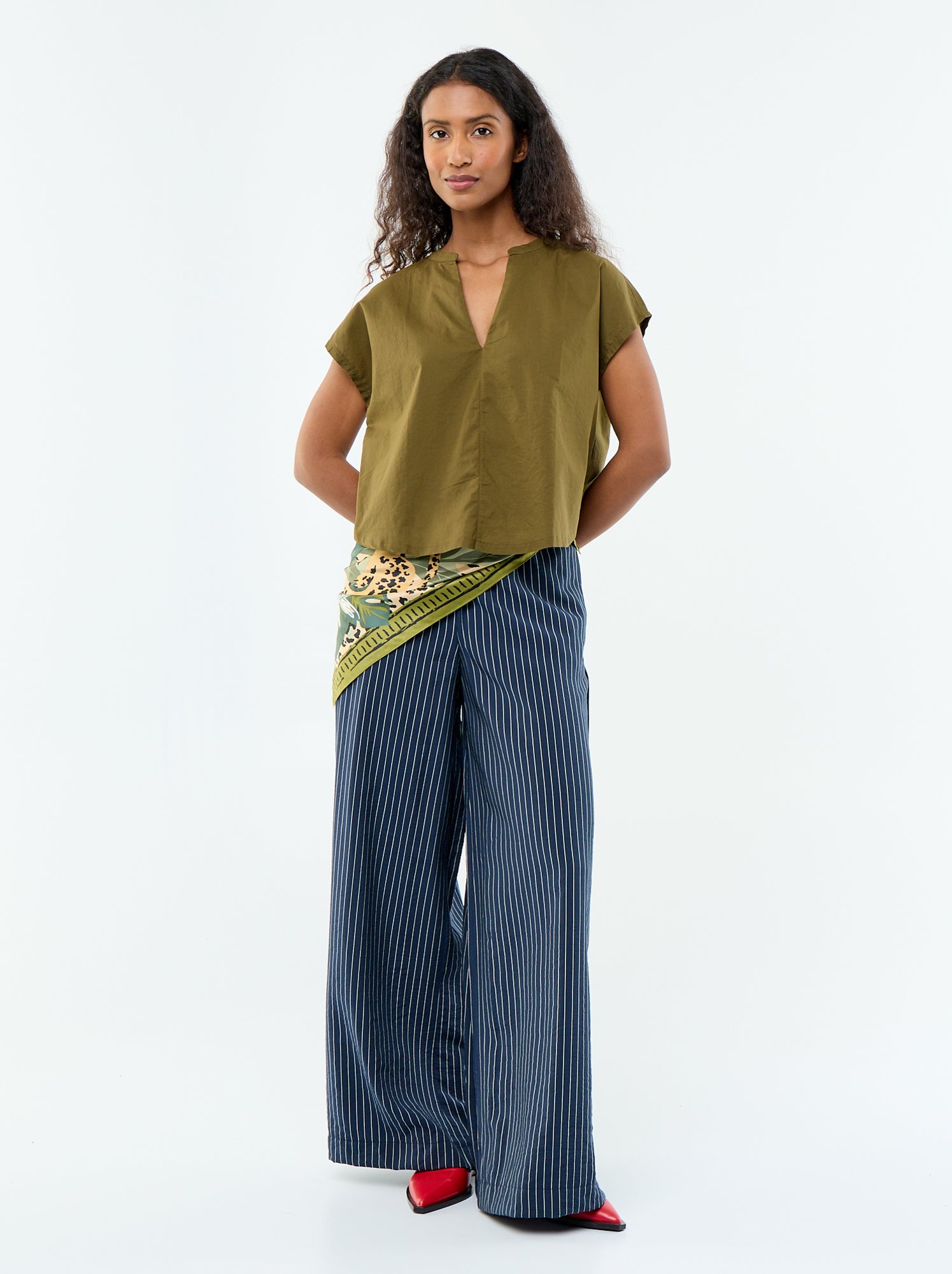Blouse à manches courtes et col V - Vert (FEM64_7)
