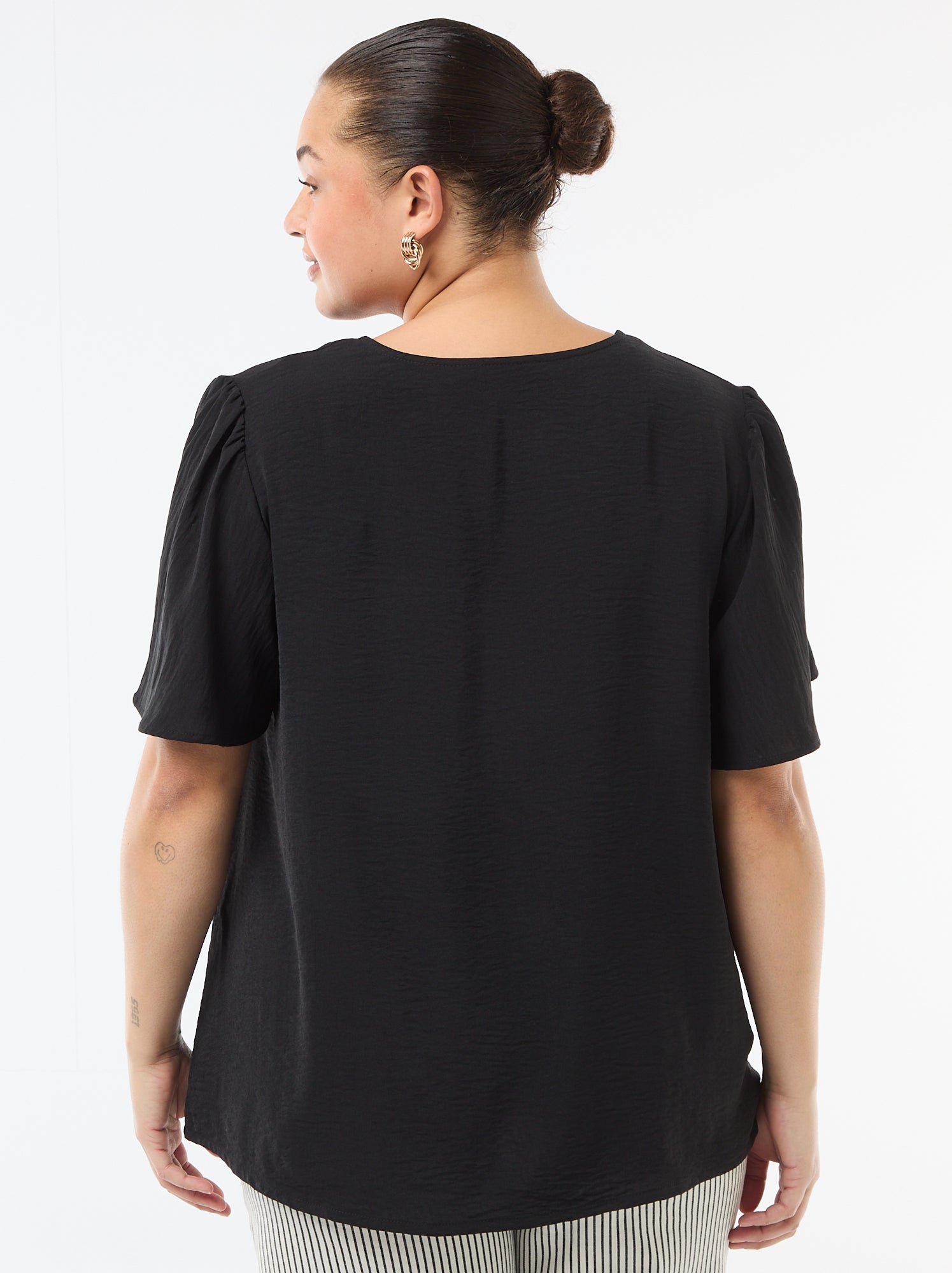 Blouse fluide uni à manches courtes - Noir