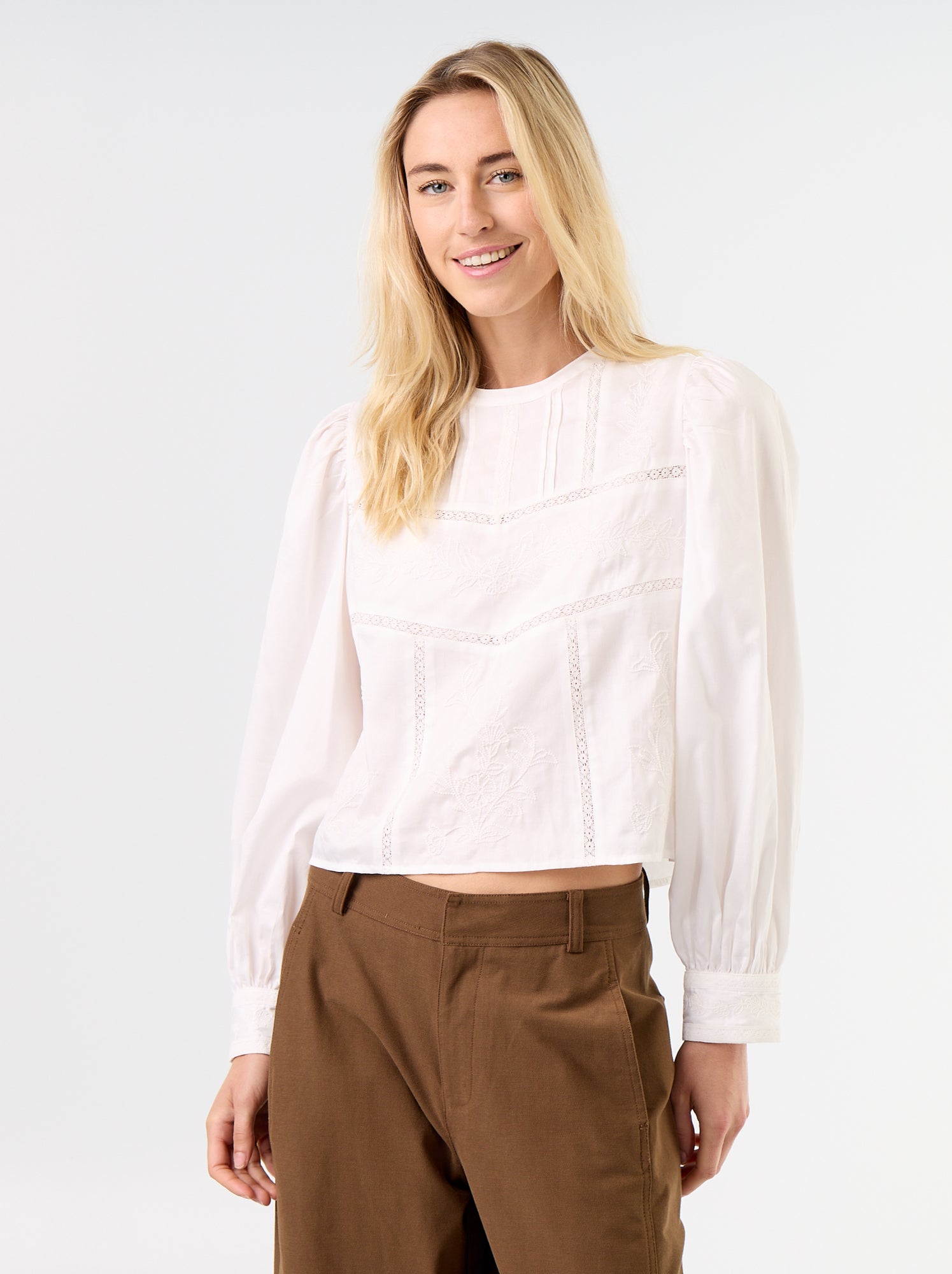 Blouse manches longues avec broderies - Blanc