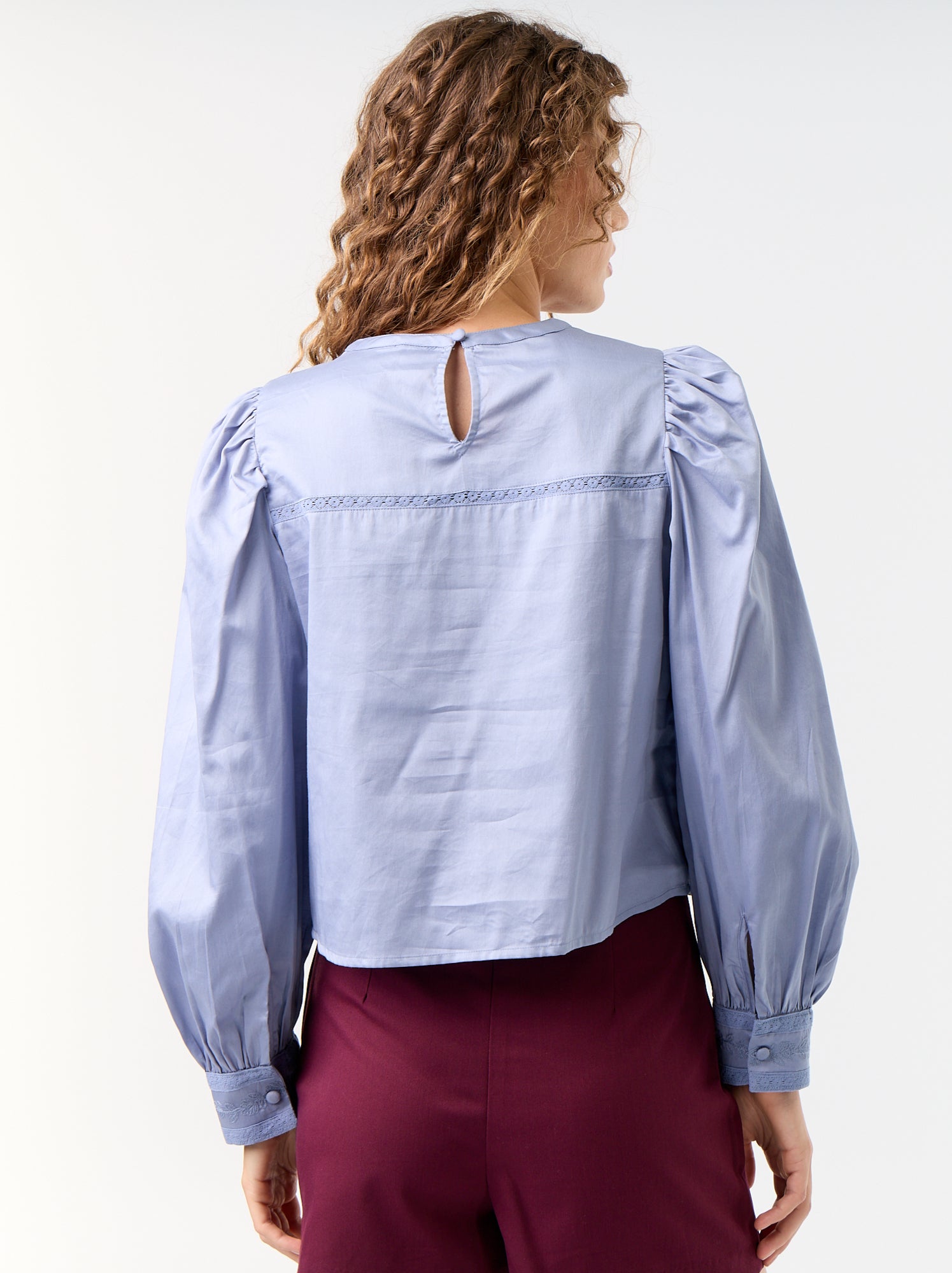Blouse manches longues avec broderies - Bleu
