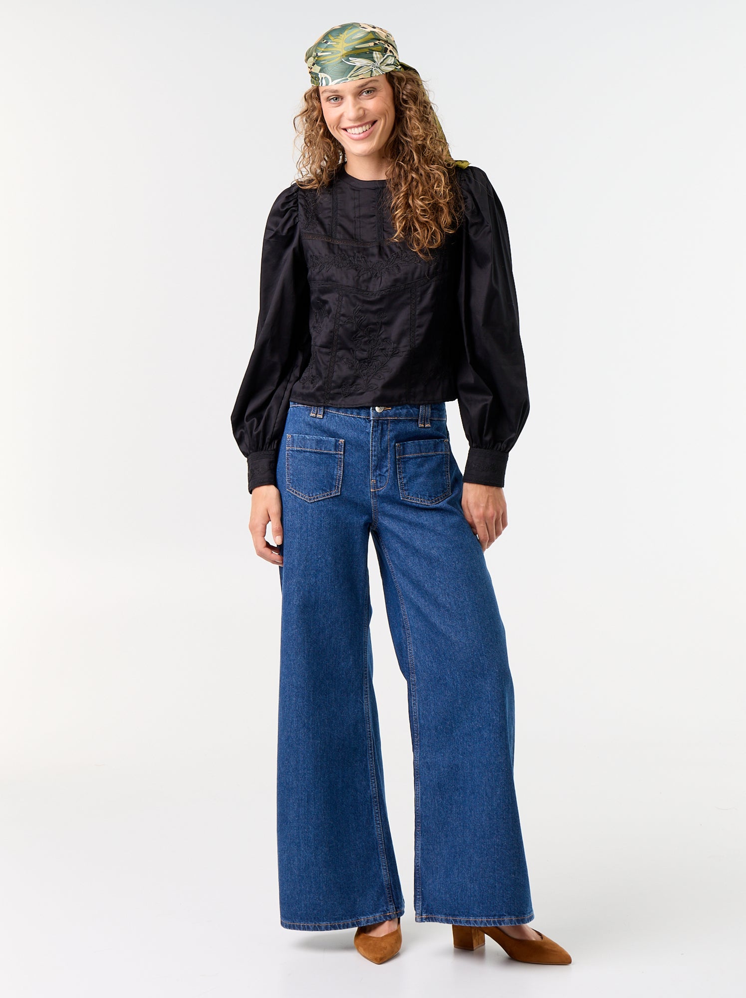 Blouse manches longues avec broderies - Noir