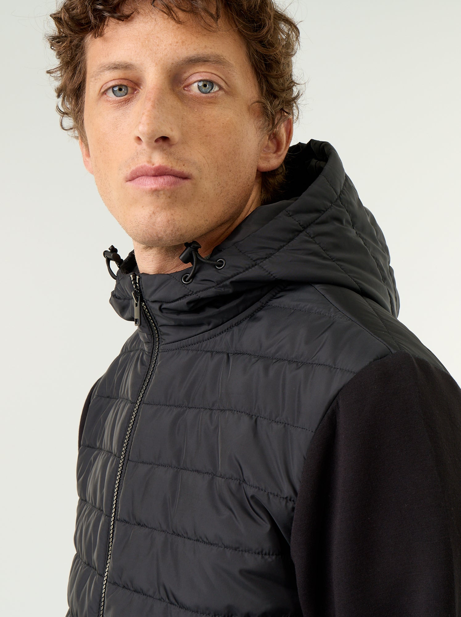 Blouson à capuche zippé bi-matière - Noir