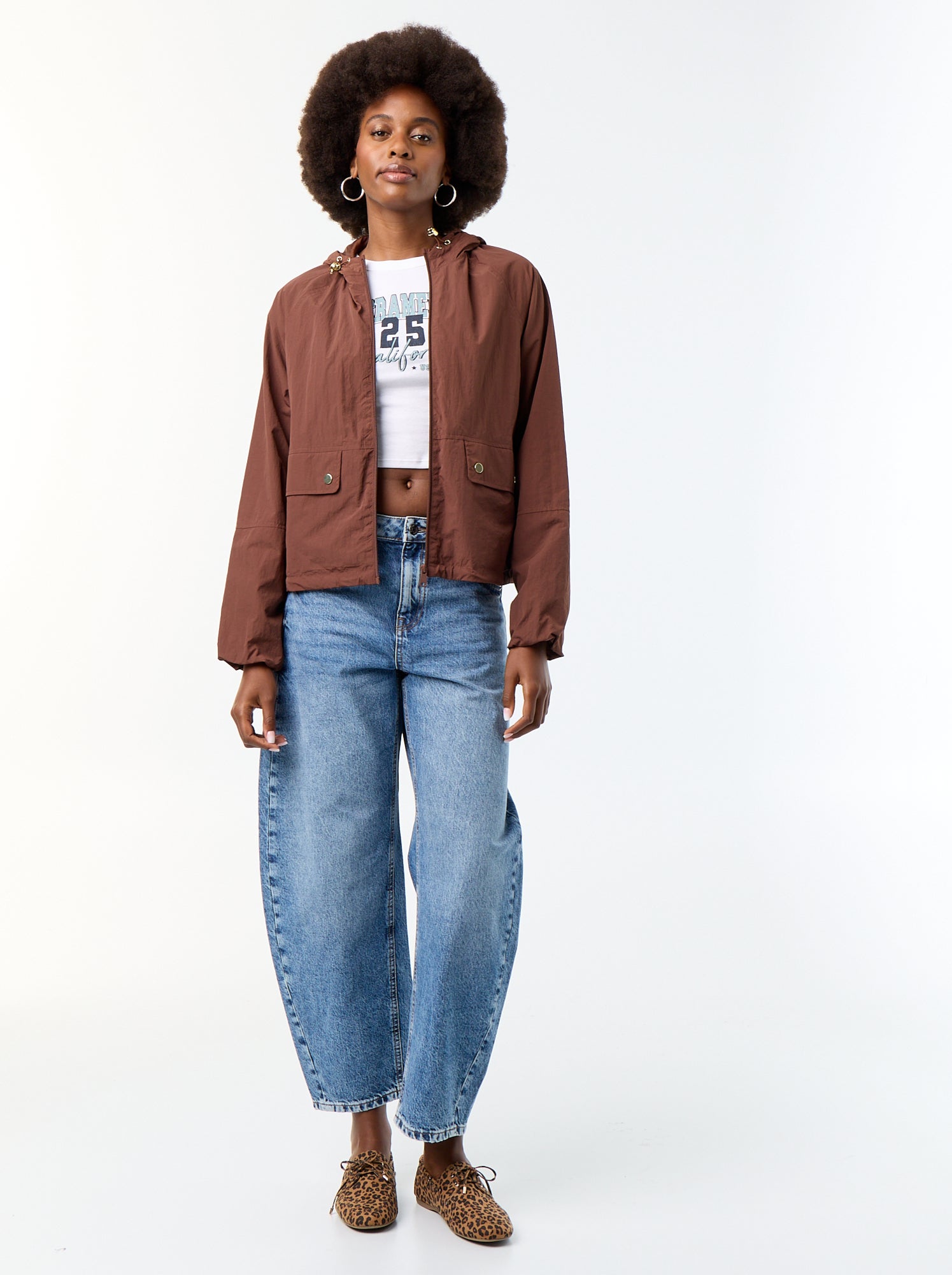 Blouson coupe-vent à capuche avec poches à rabat - Marron