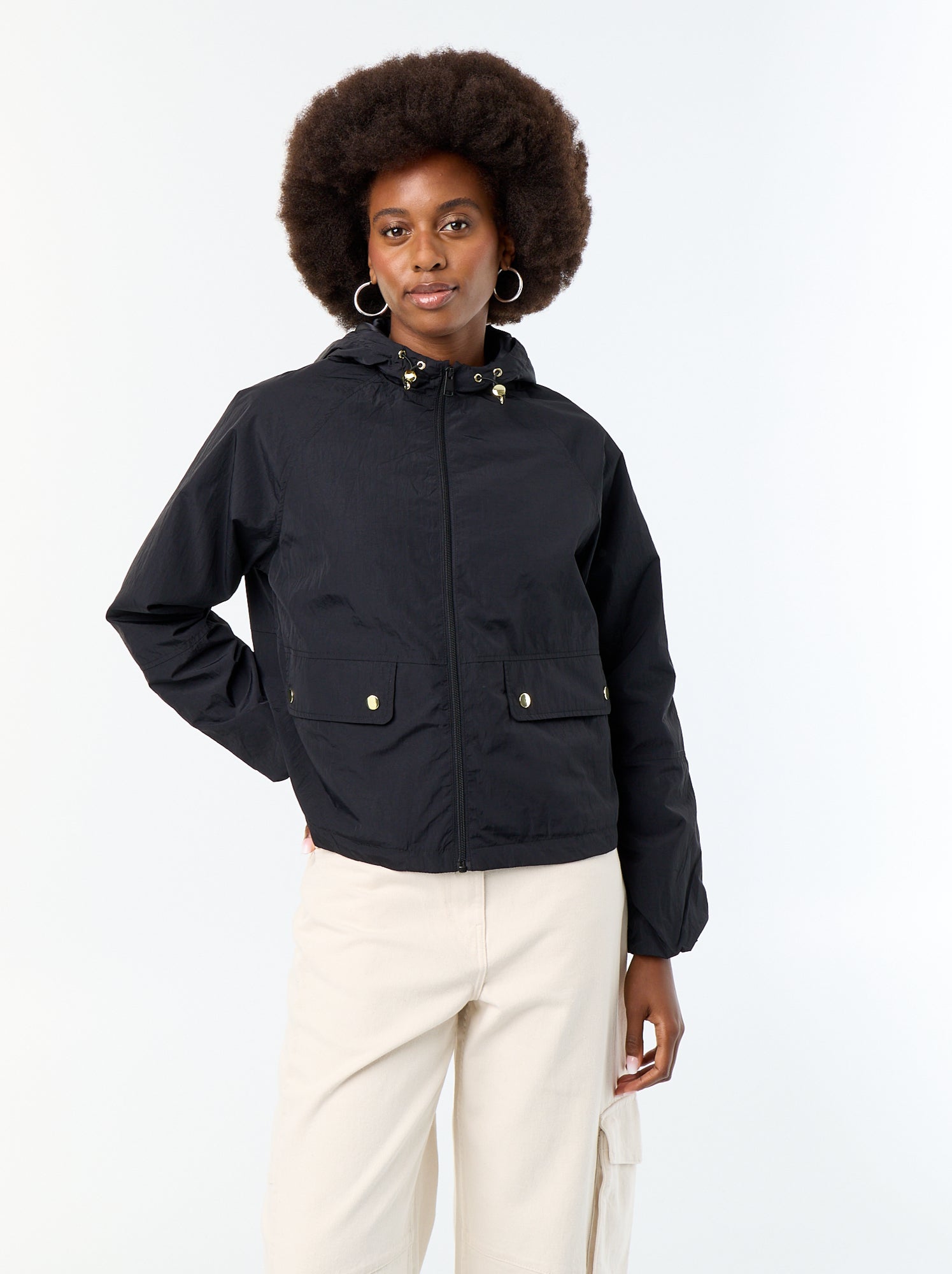 Blouson coupe-vent à capuche avec poches à rabat - Noir