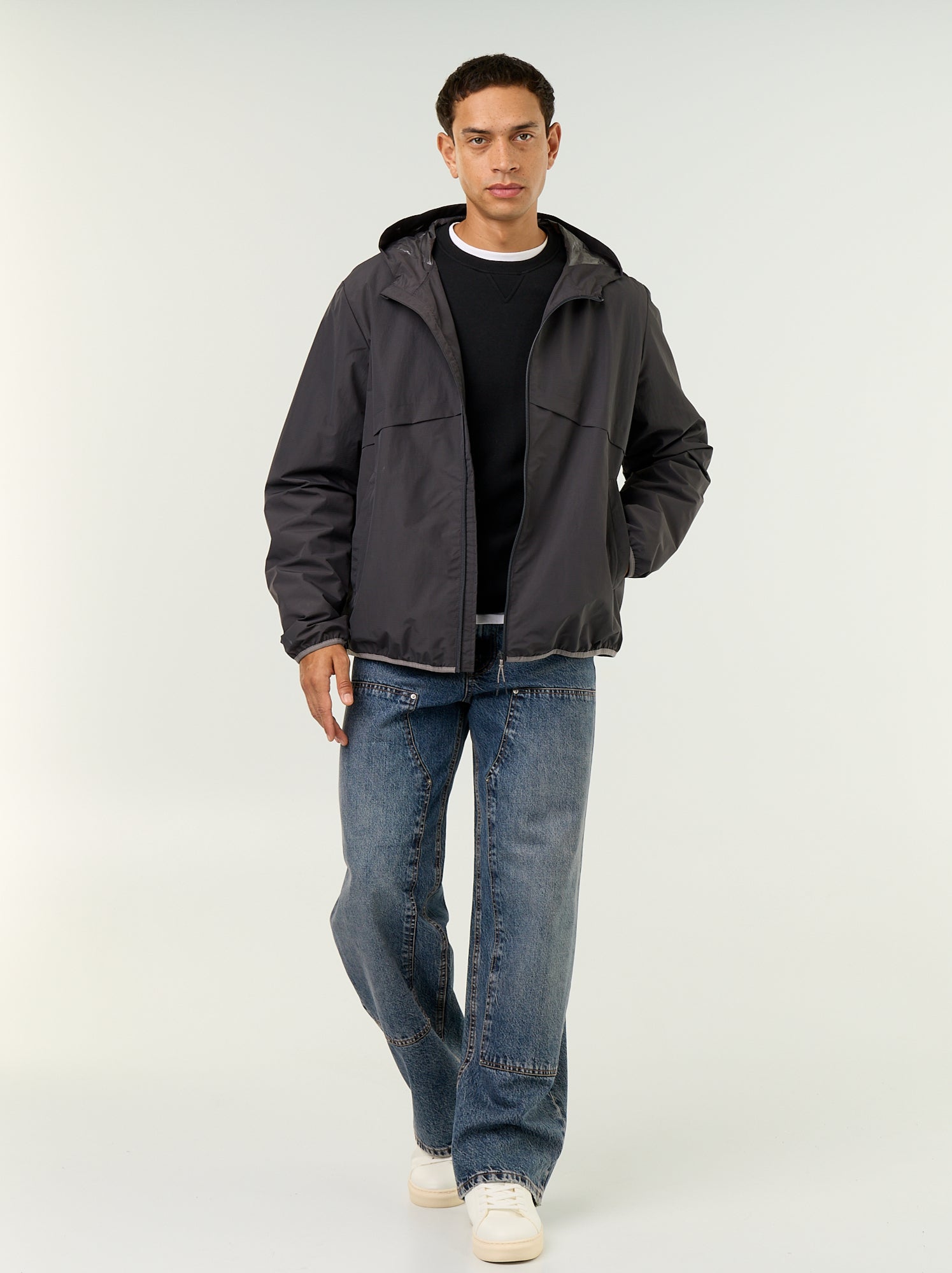 Blouson coupe-vent à capuche déperlant - Noir