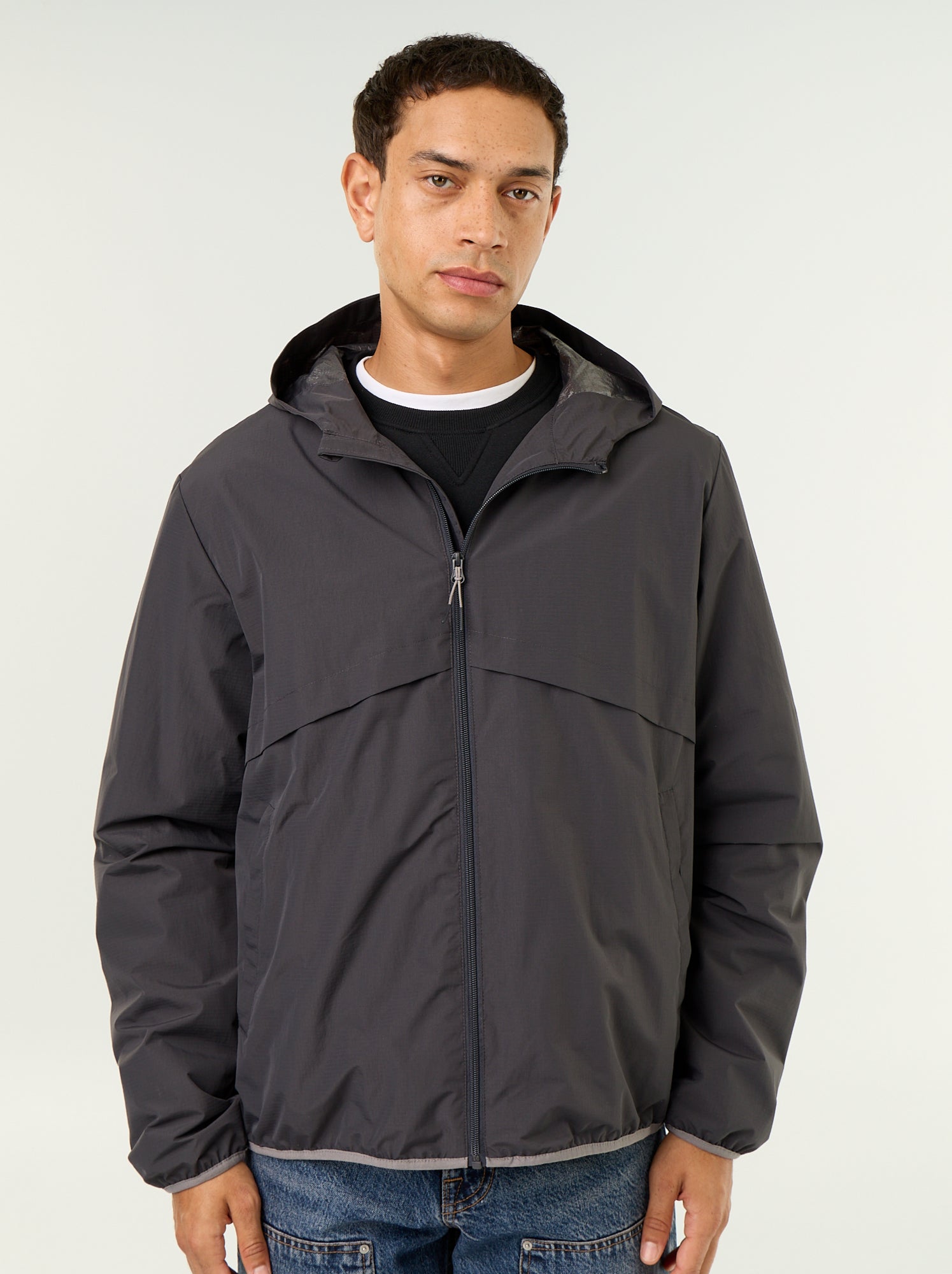 Blouson coupe-vent à capuche déperlant - Noir