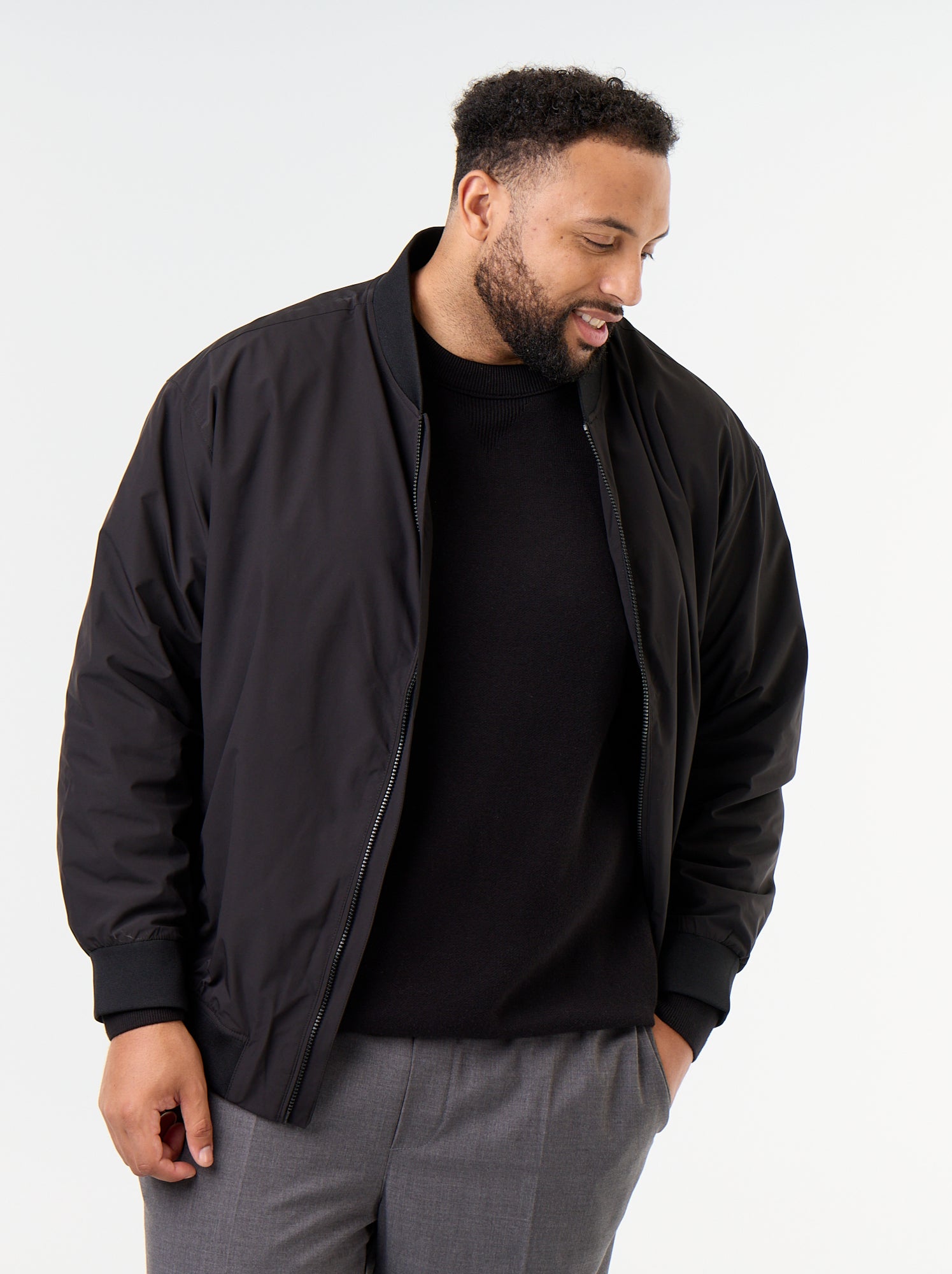Blouson uni avec ouverture zippée - Noir