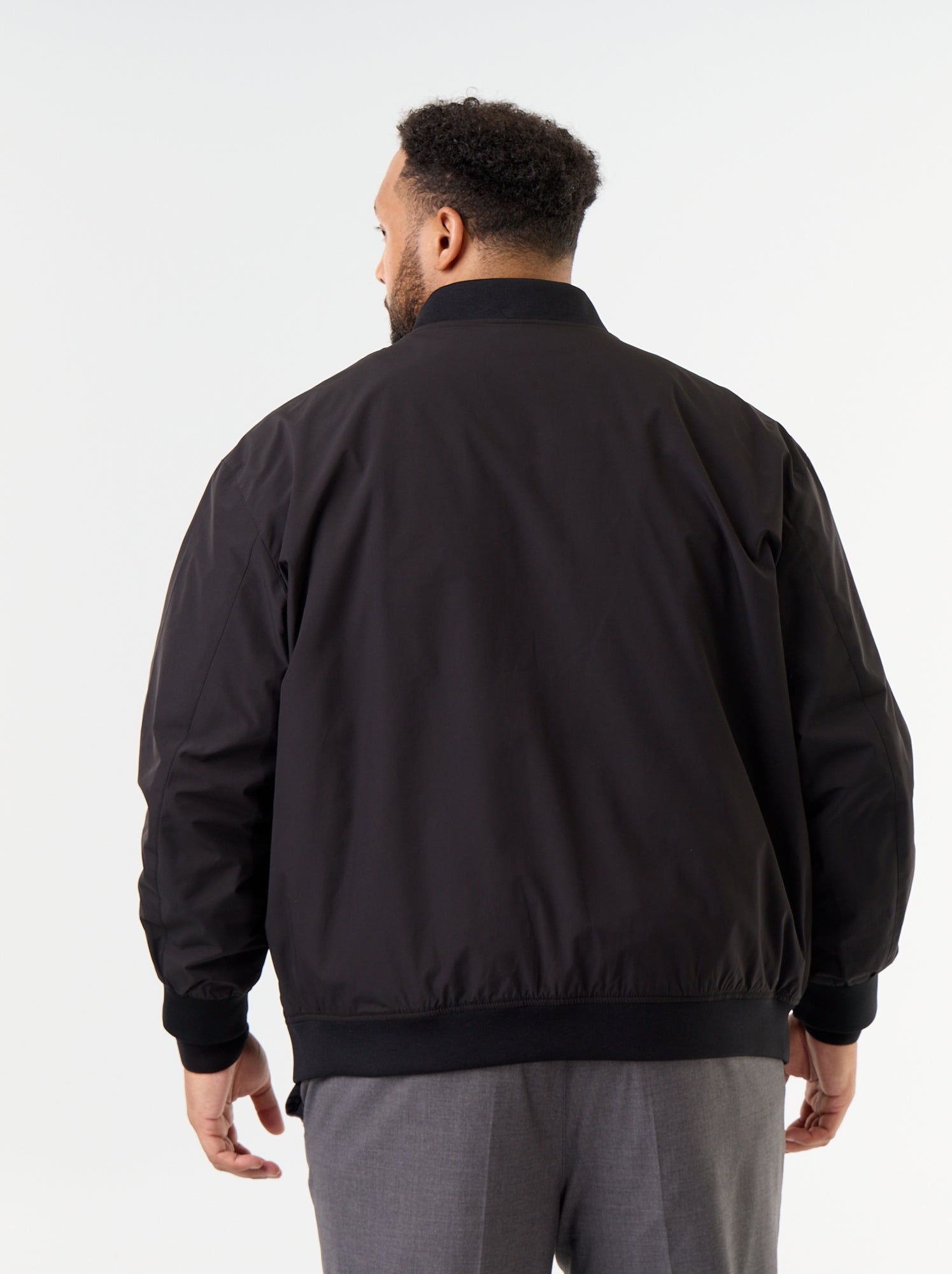 Blouson uni avec ouverture zippée - Noir