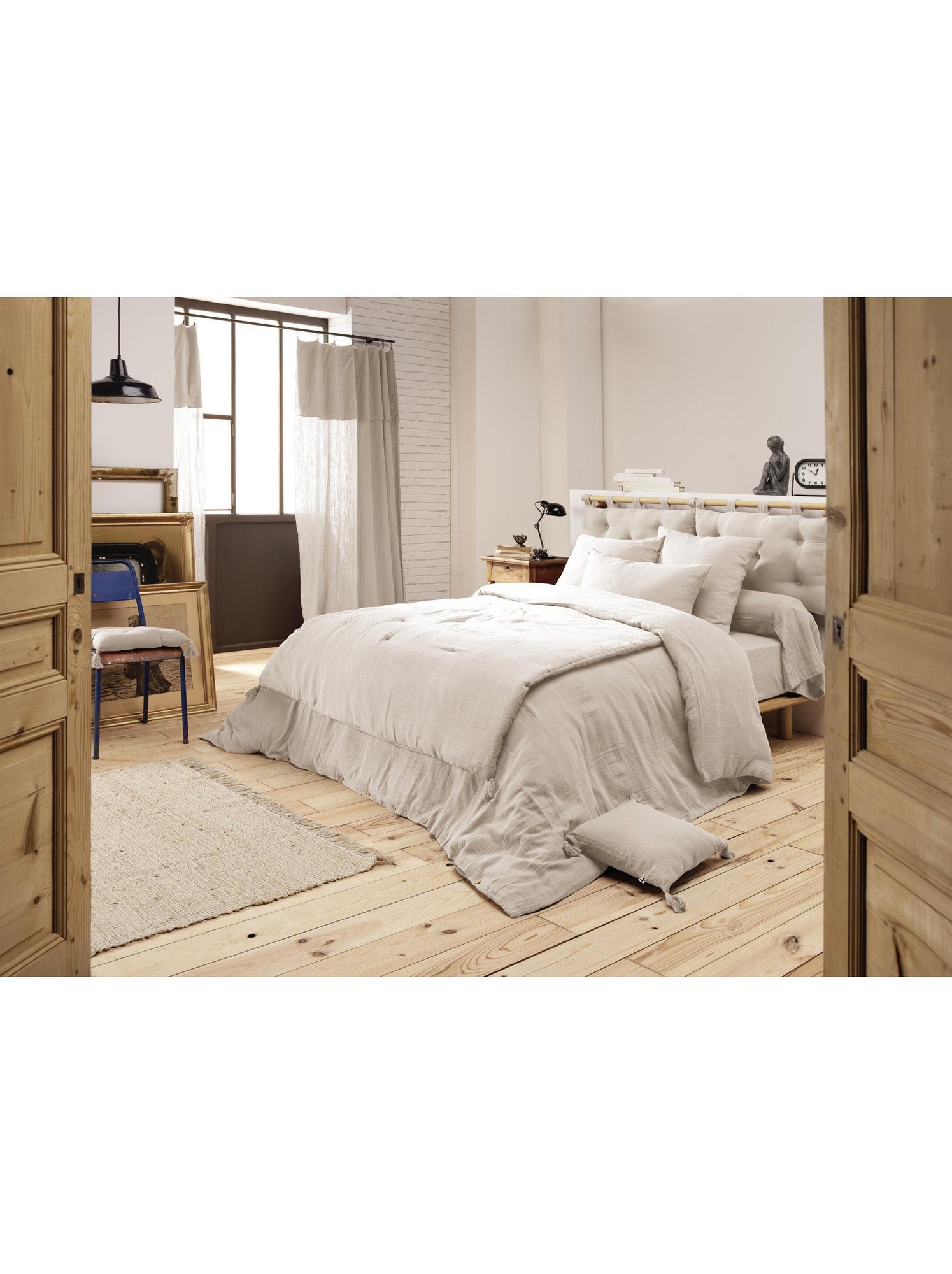 Bout de lit – double gaze de coton unie - finition pompon - gaïa - Beige naturel