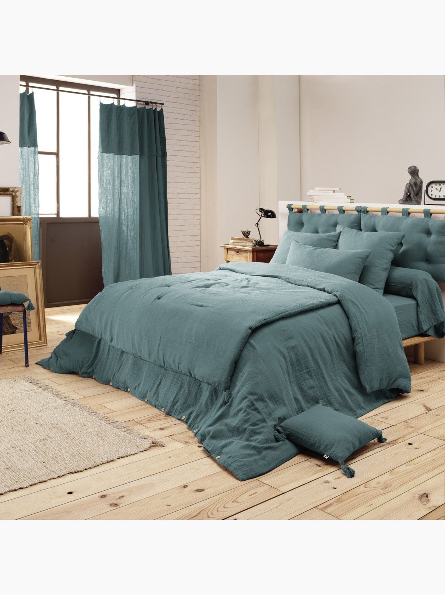Bout de lit – double gaze de coton unie - finition pompon - gaïa - Bleu canard