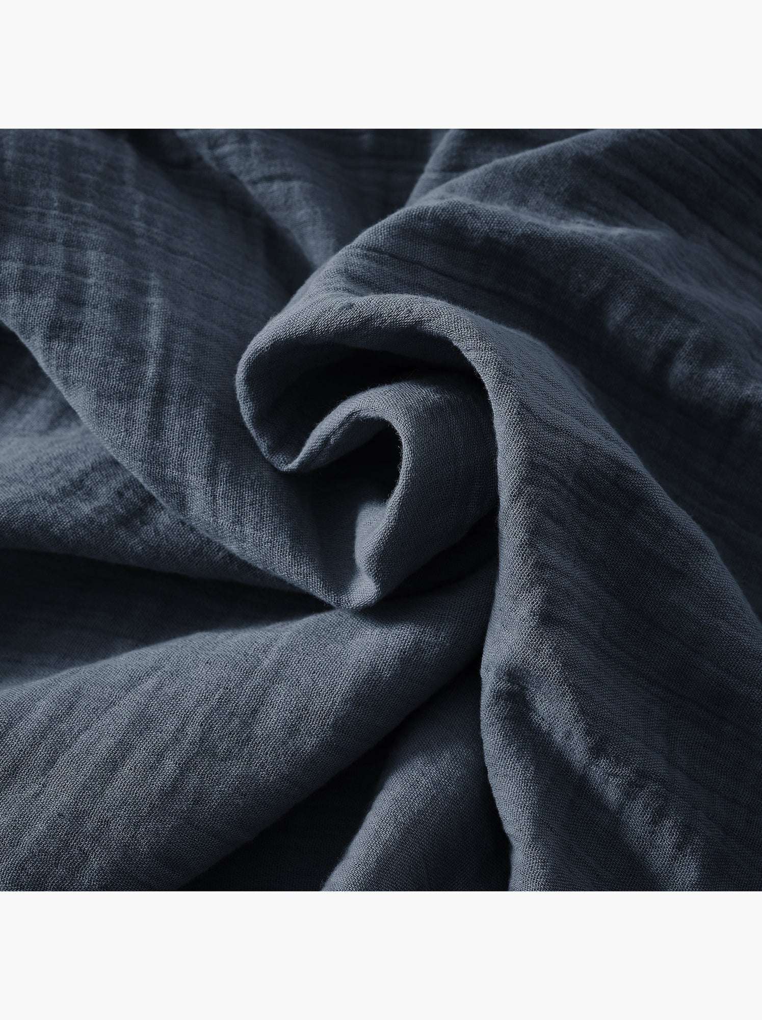Bout de lit – double gaze de coton unie - finition pompon - gaïa - Bleu foncé