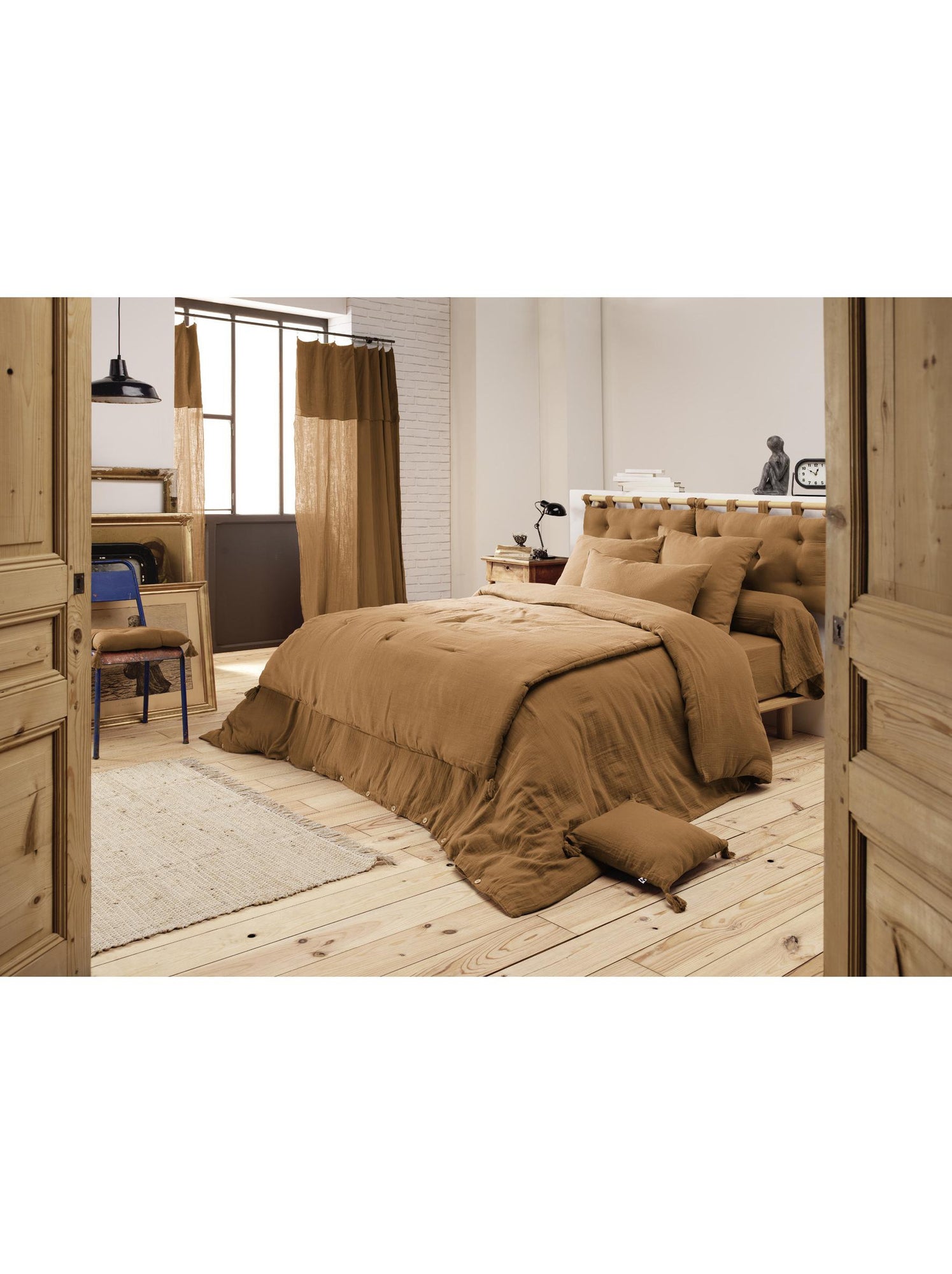 Bout de lit – double gaze de coton unie - finition pompon - gaïa - Camel
