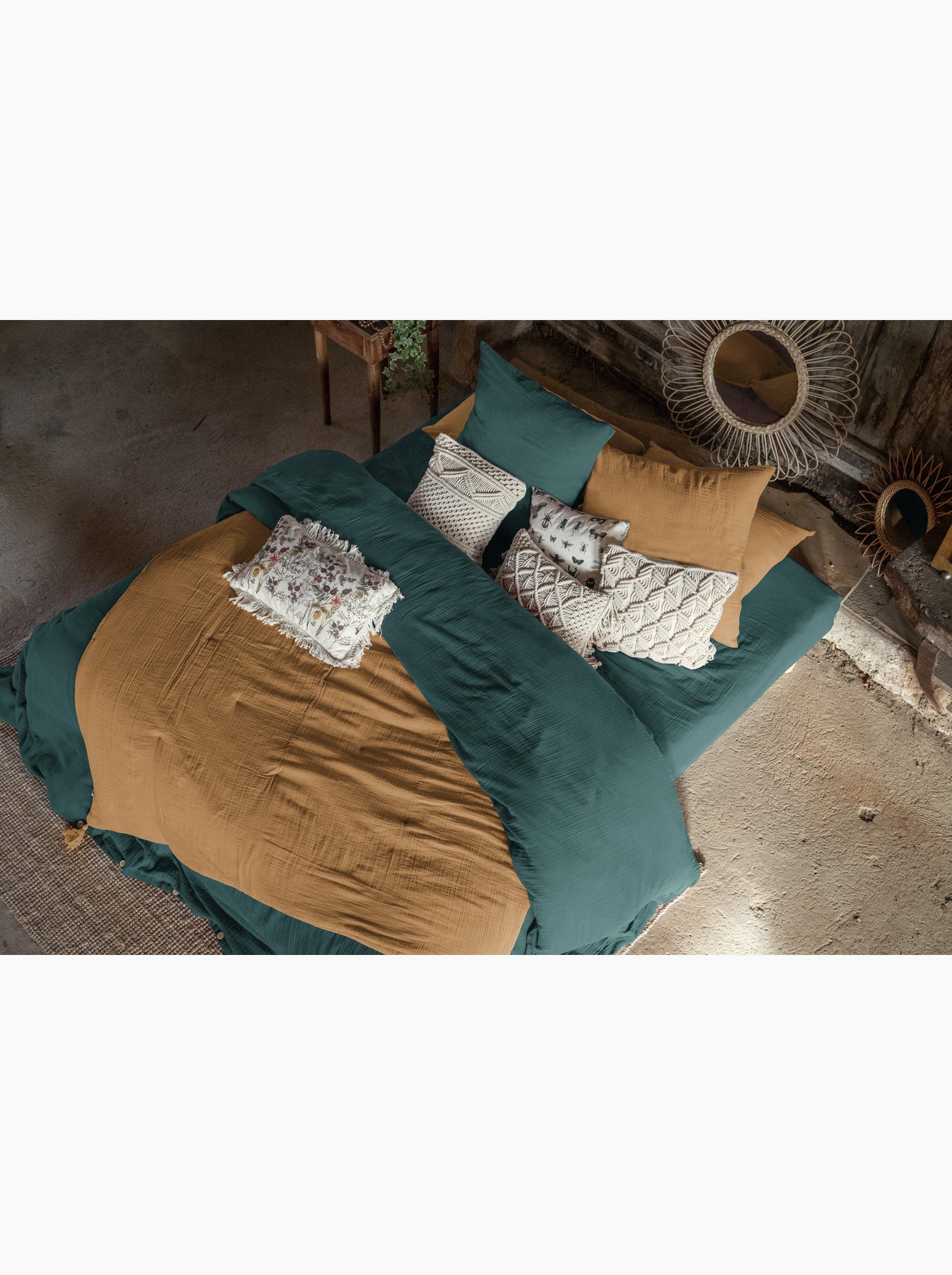 Bout de lit – double gaze de coton unie - finition pompon - gaïa - Camel