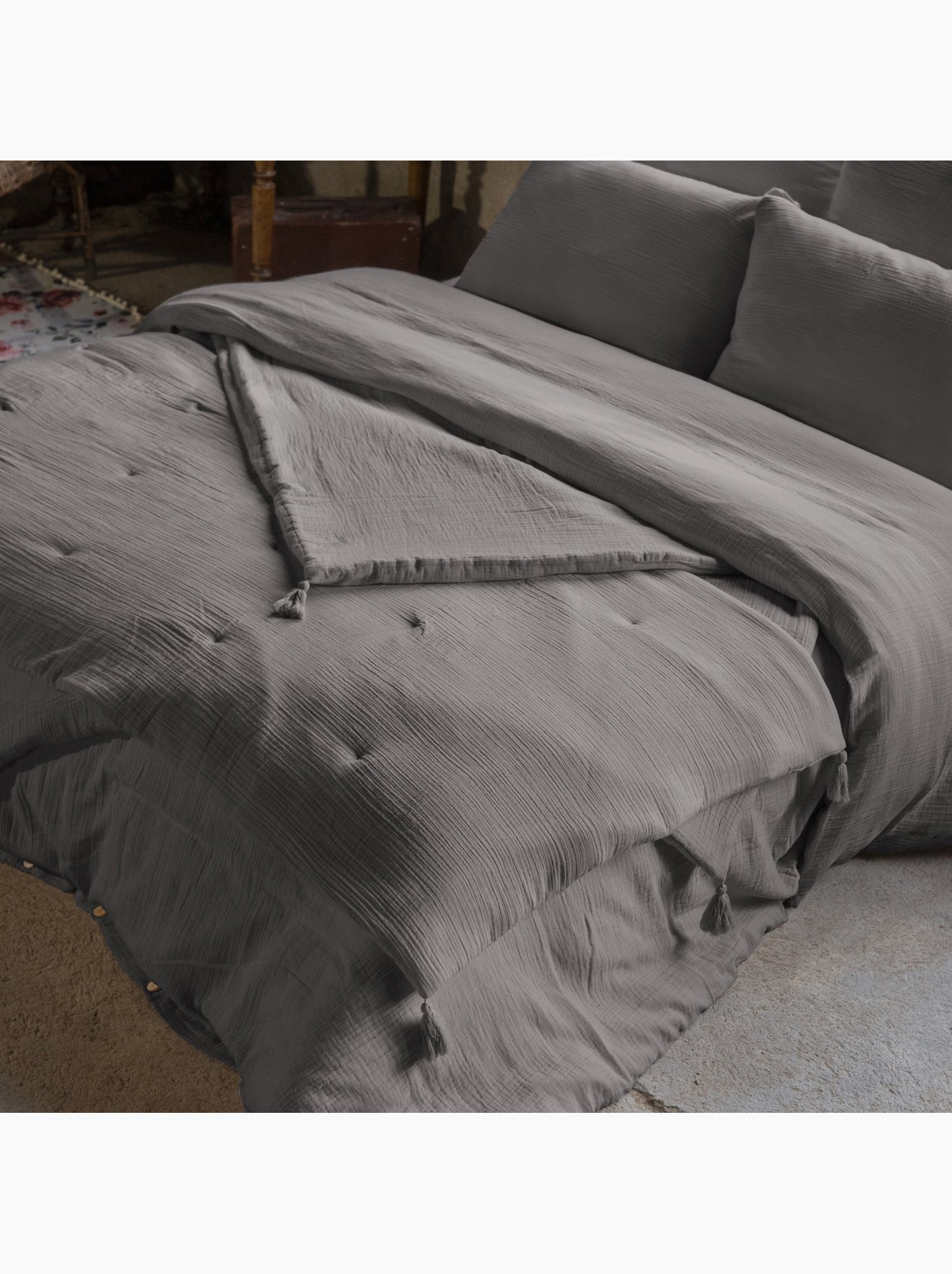 Bout de lit – double gaze de coton unie - finition pompon - gaïa - Gris Granit