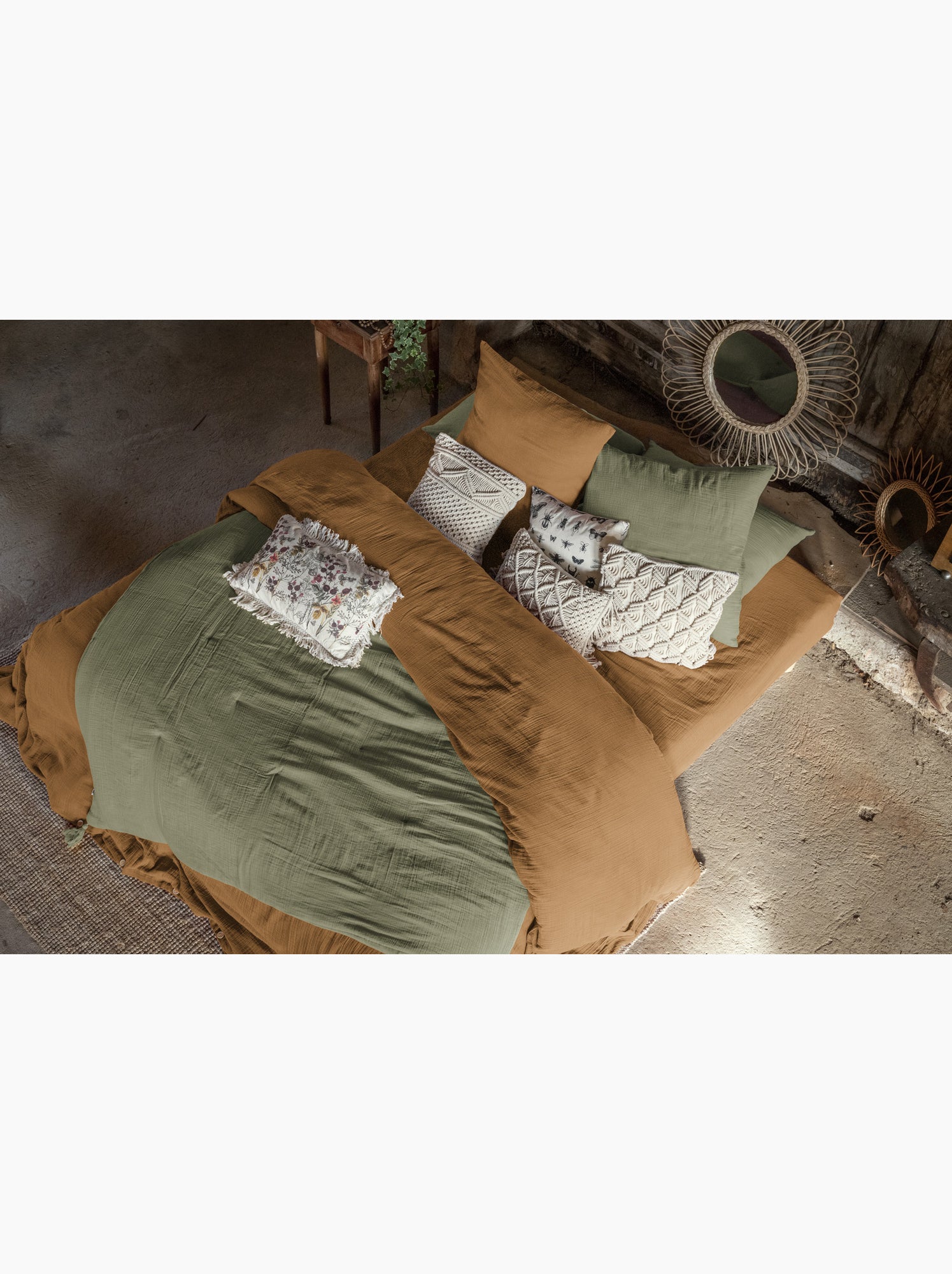 Bout de lit – double gaze de coton unie - finition pompon - gaïa - Vert romarin