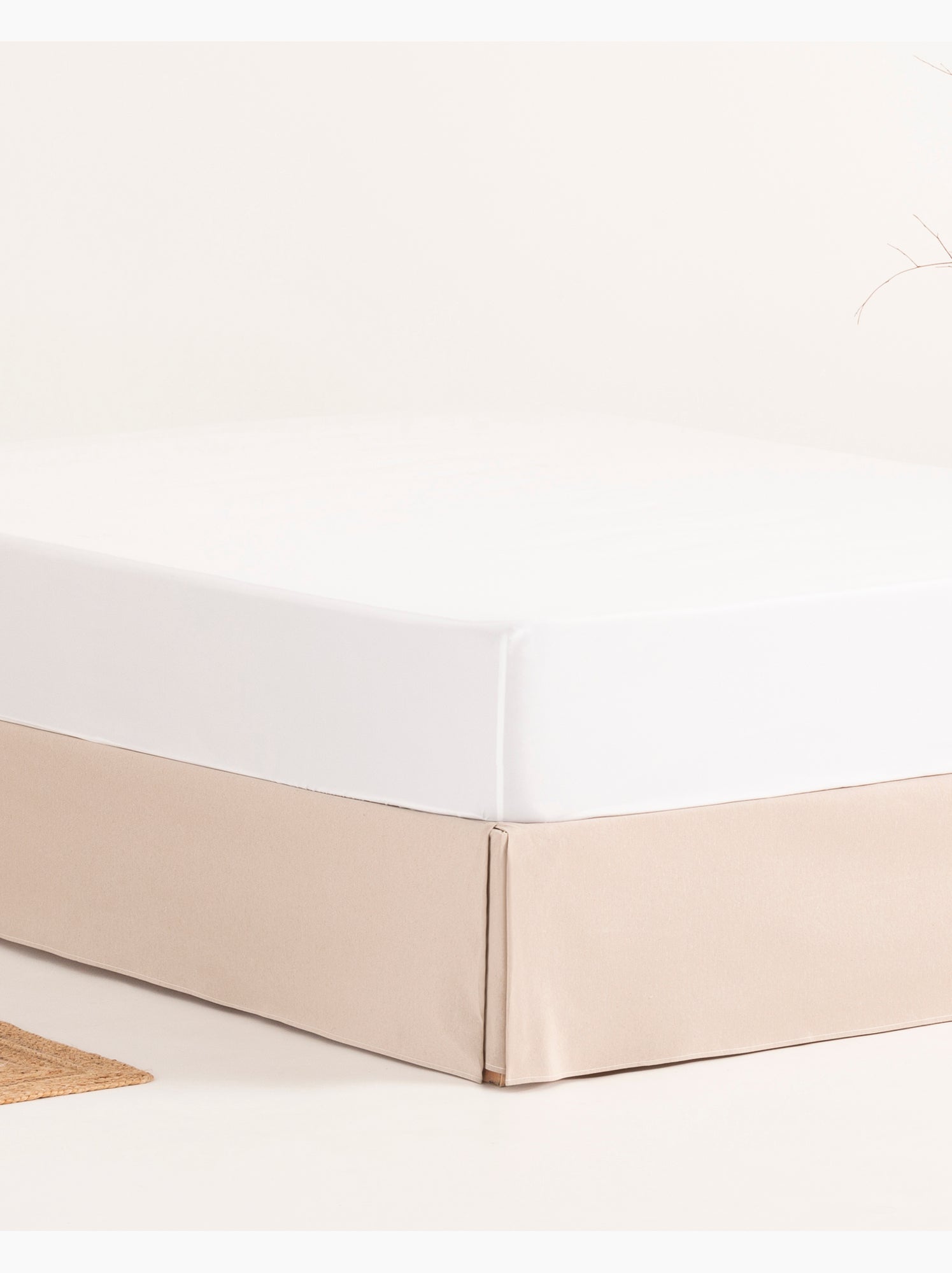 Cache-sommier, jupe de lit protectrice. Housse de sommier unie - Gamusi. - Beige