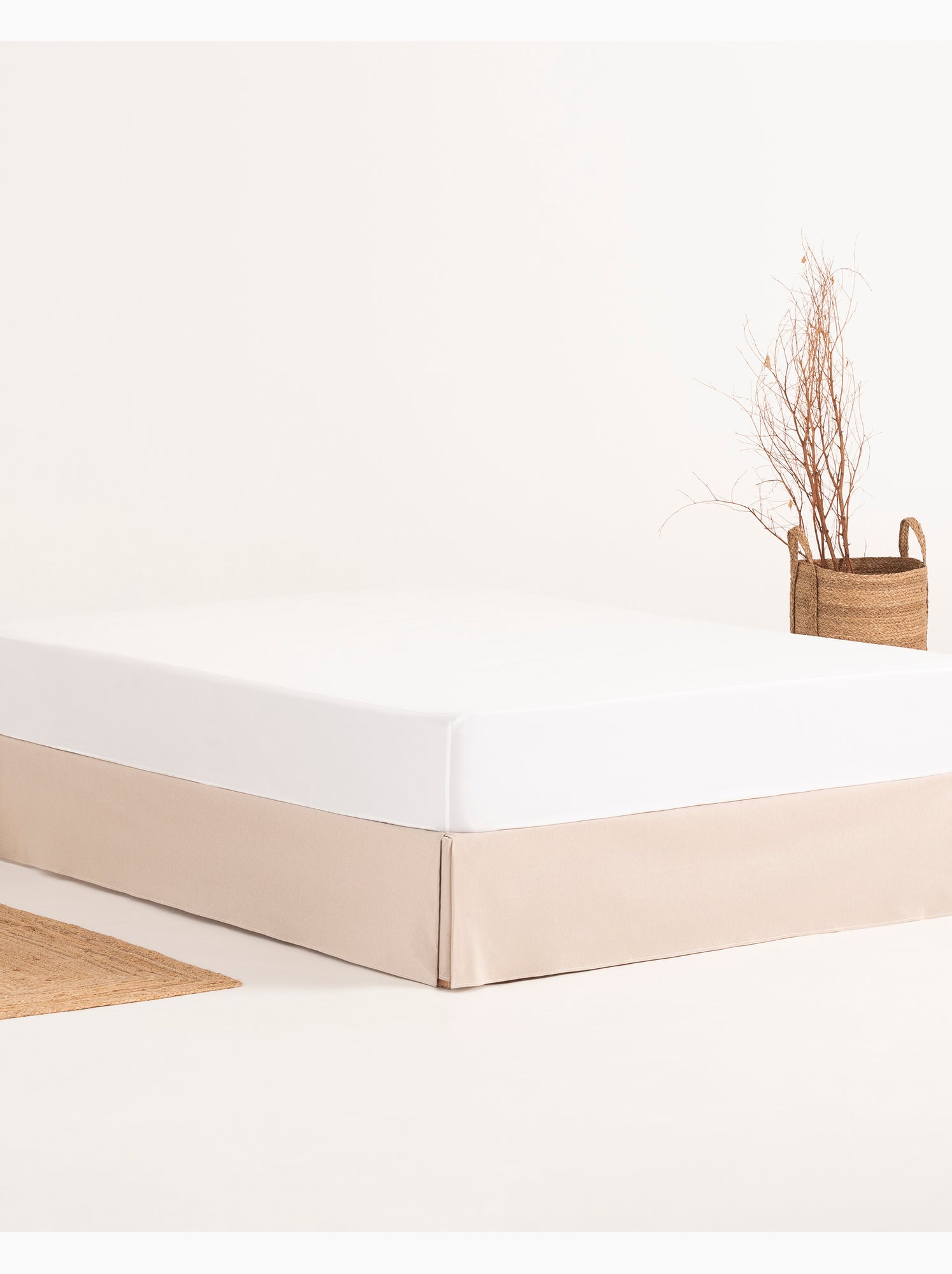 Cache-sommier, jupe de lit protectrice. Housse de sommier unie - Gamusi. - Beige