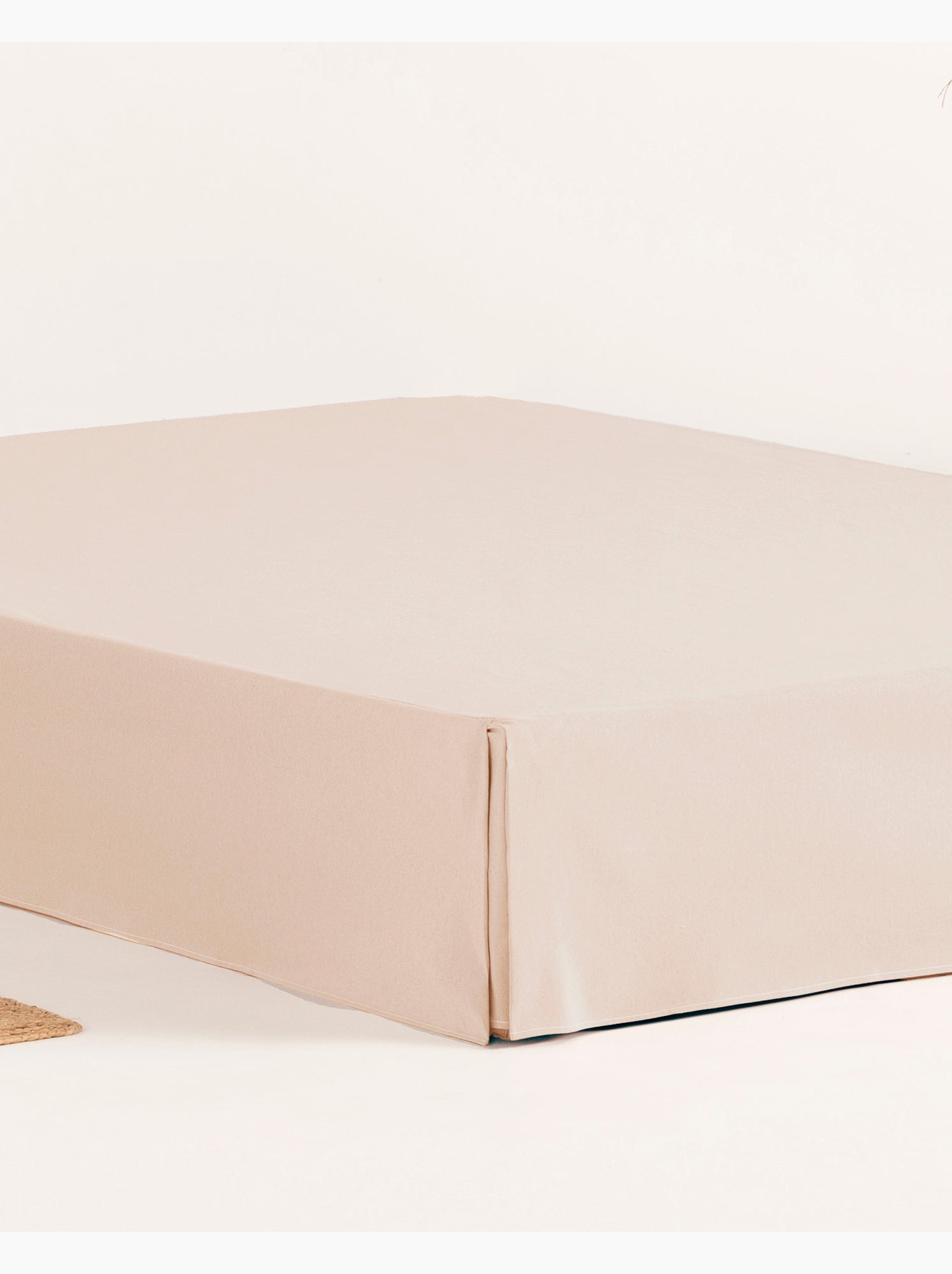 Cache-sommier, jupe de lit protectrice. Housse de sommier unie - Gamusi. - Beige