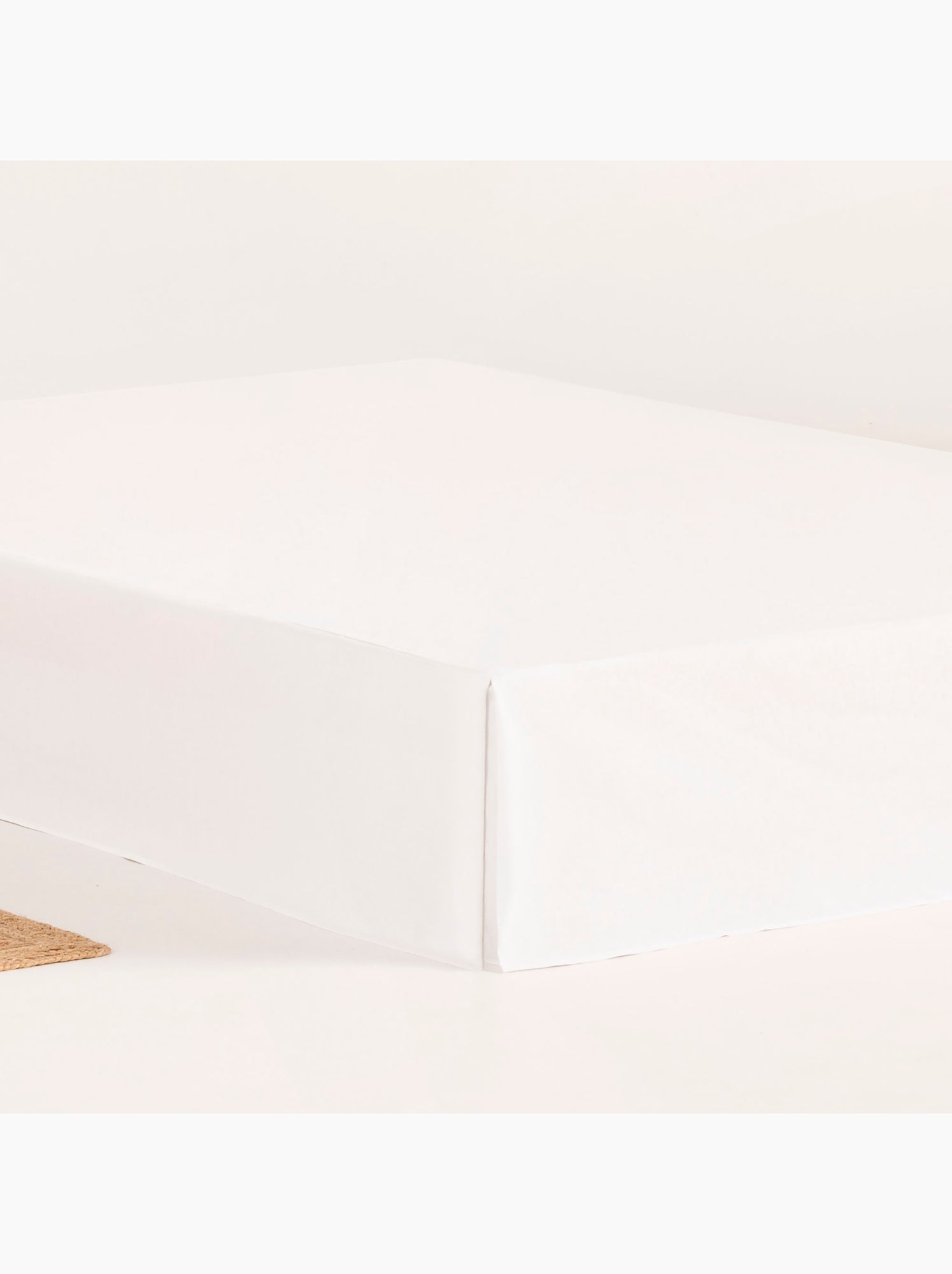 Cache-sommier, jupe de lit protectrice. Housse de sommier unie - Gamusi. - Blanc