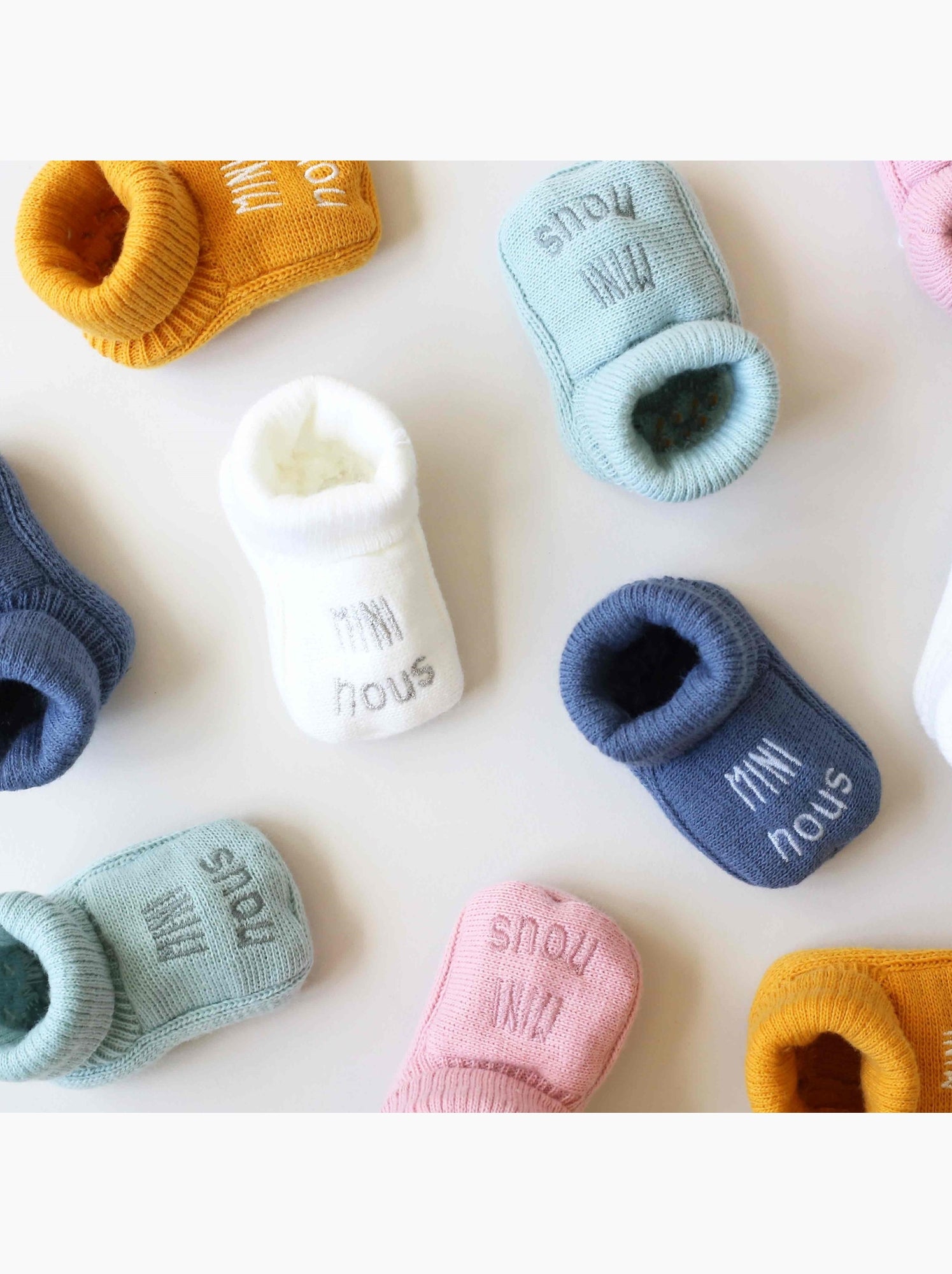 Chaussons naissance - mini nous - Jaune or
